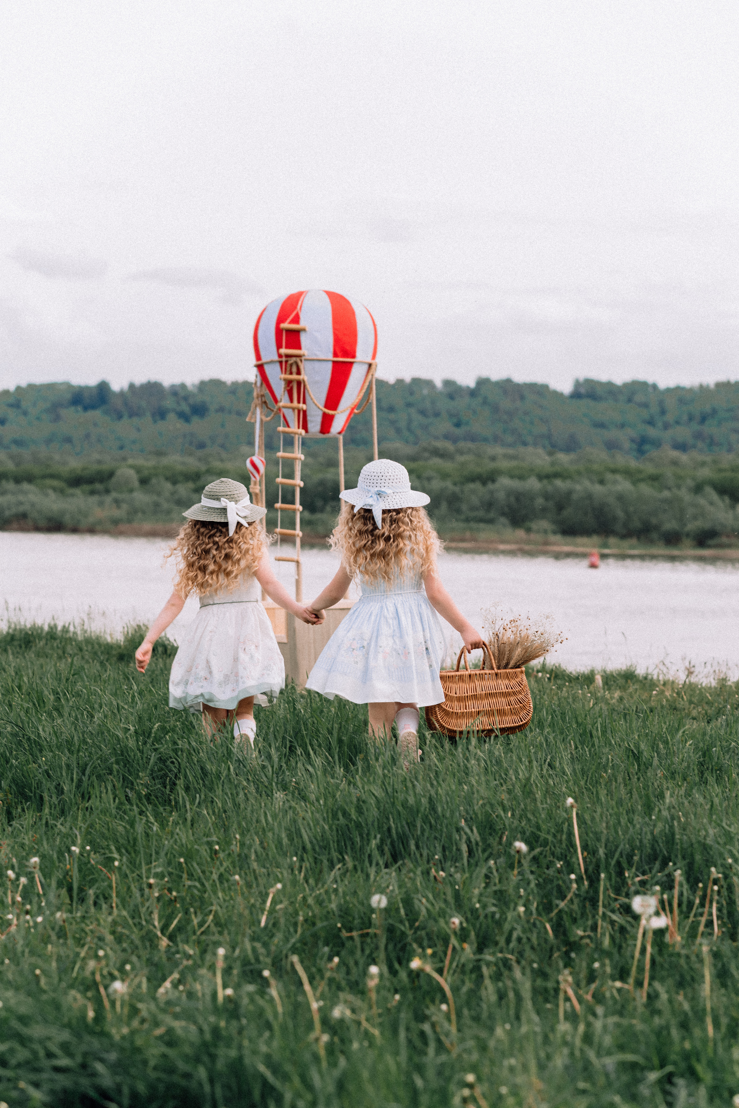 Полёт на воздушном шаре. Приключения Майи и Евы. Детский и семейный фотограф Катерина Мишина