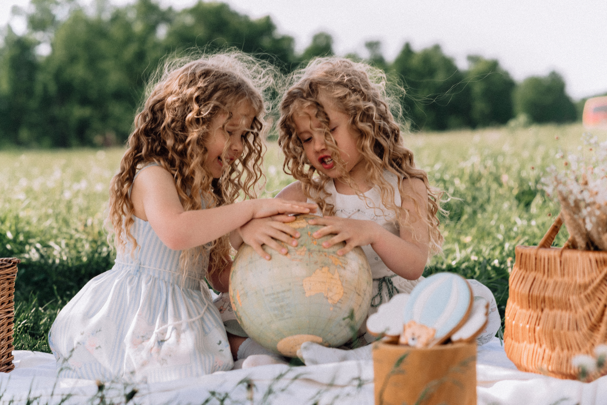 Полёт на воздушном шаре. Приключения Майи и Евы. Детский и семейный фотограф Катерина Мишина
