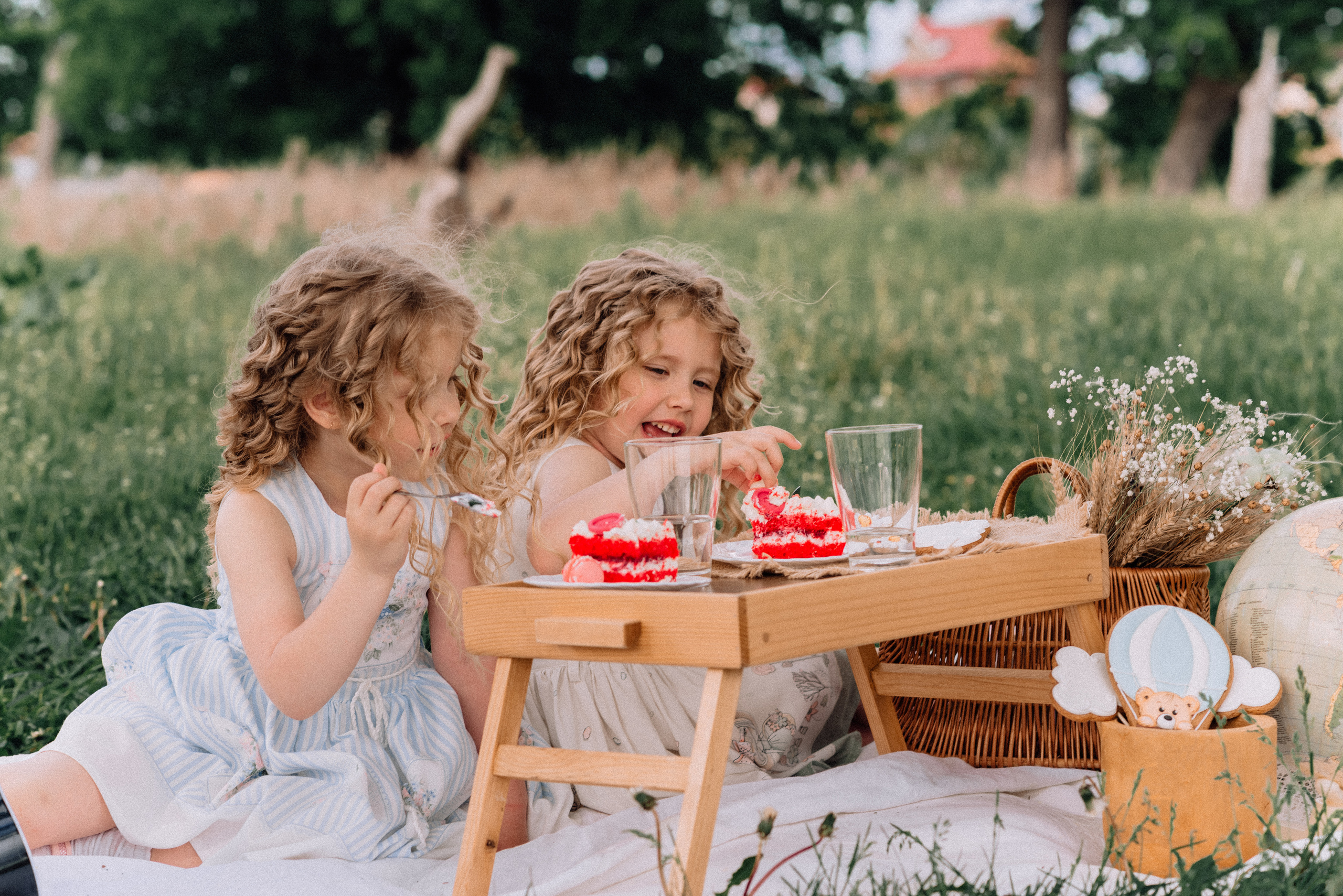 Полёт на воздушном шаре. Приключения Майи и Евы. Детский и семейный фотограф Катерина Мишина