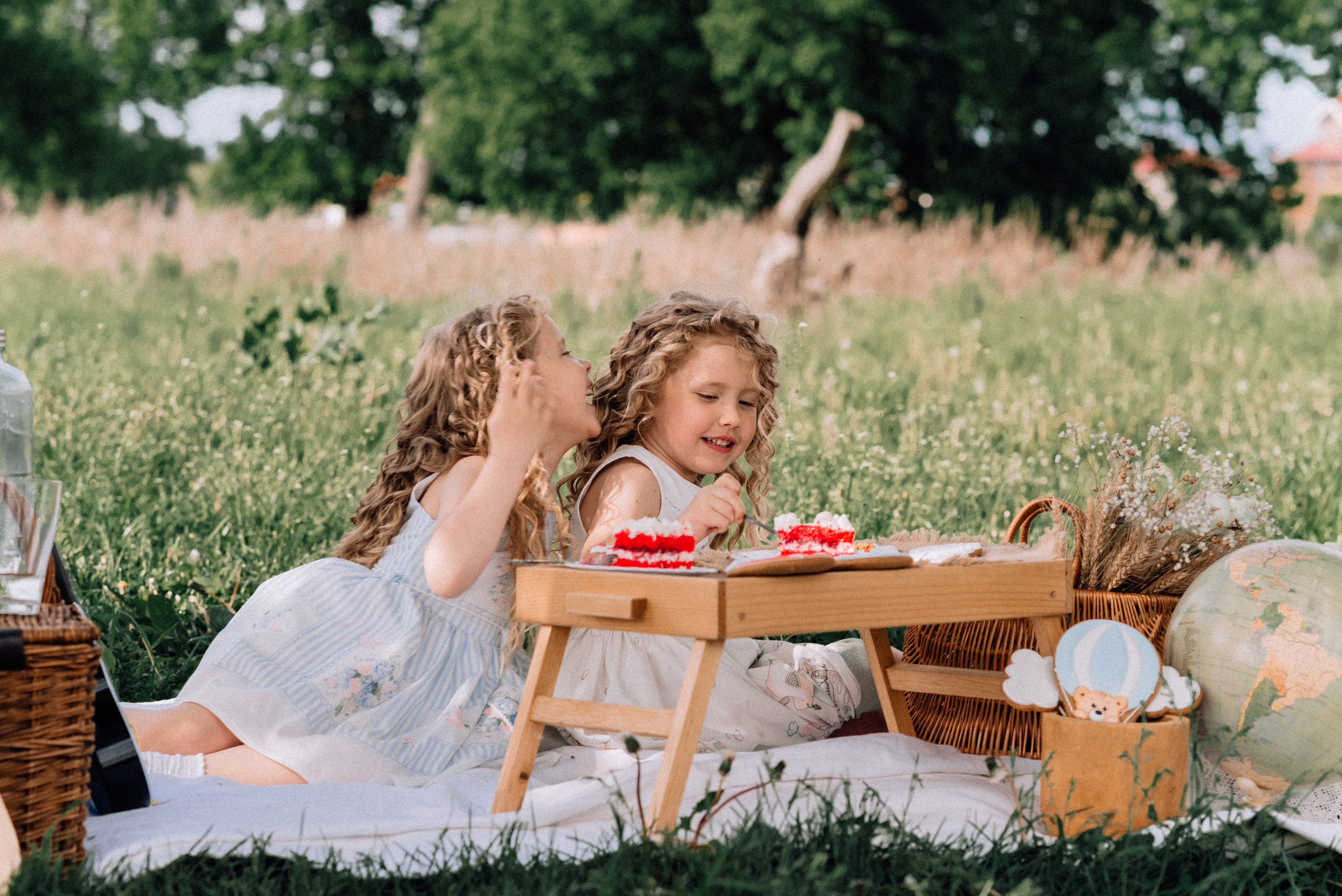 Полёт на воздушном шаре. Приключения Майи и Евы. Детский и семейный фотограф Катерина Мишина