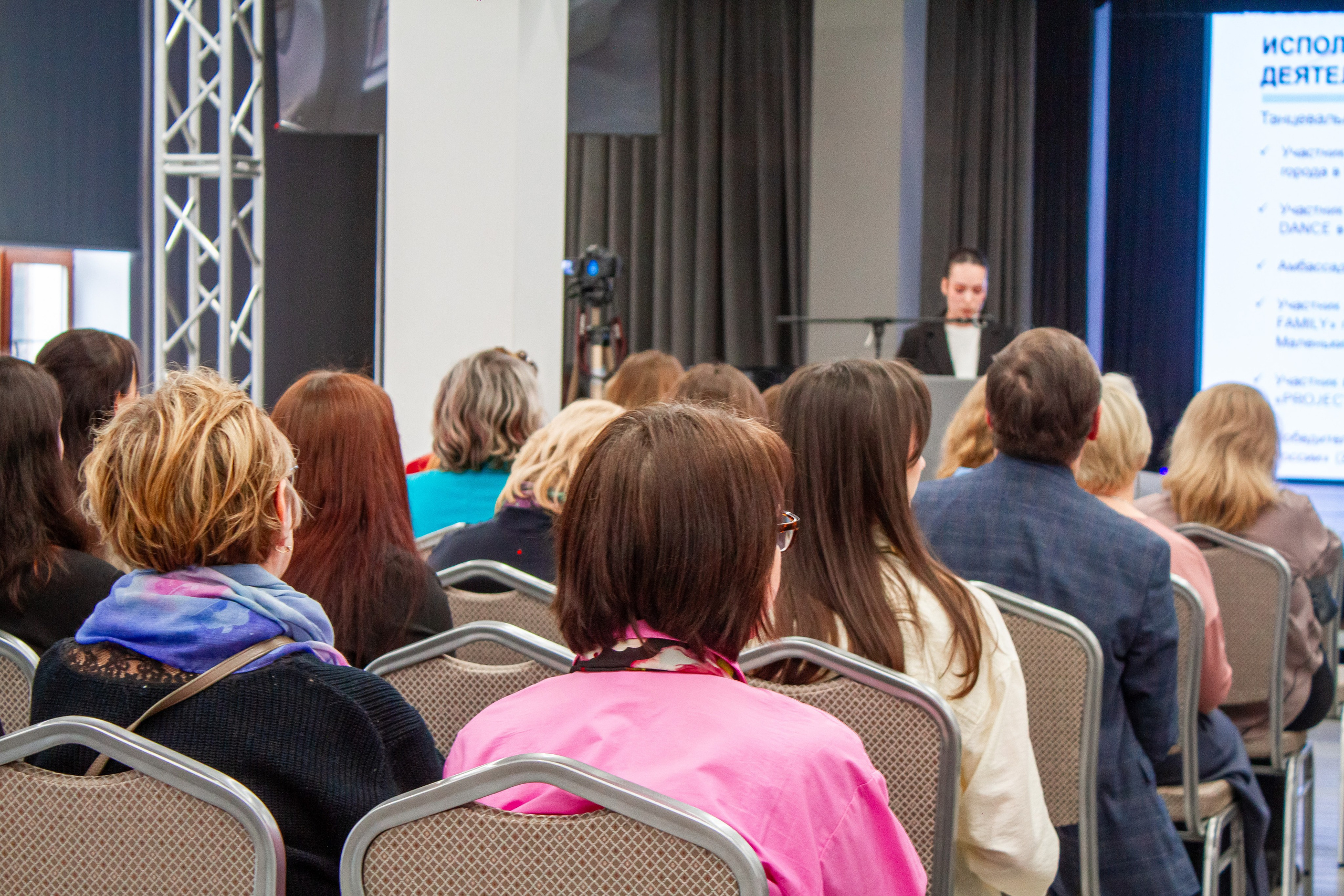 Ярмарка вакансий в Екатеринбургской академии современного искусства 2025