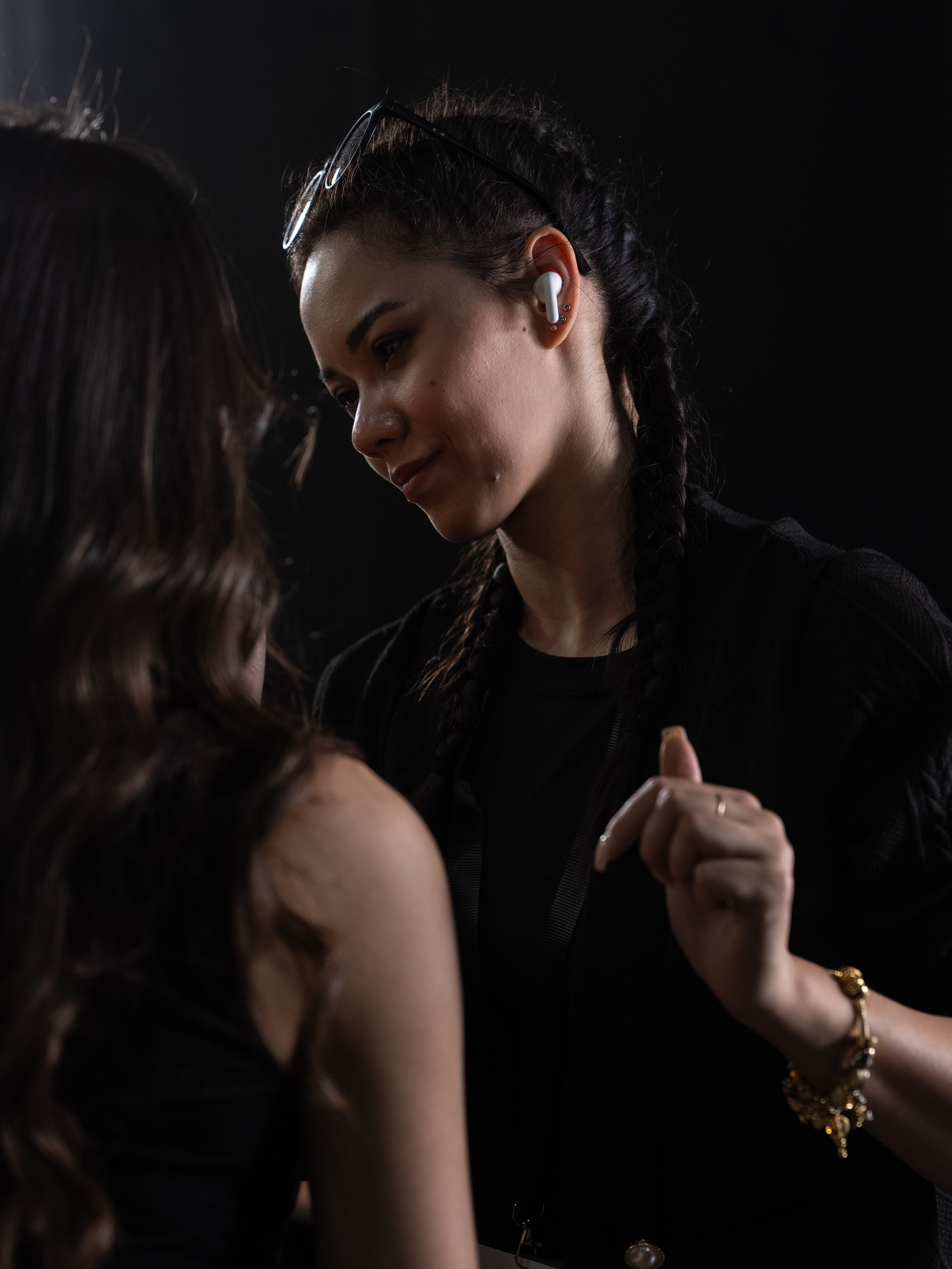 Visa Fashion Week Pre-Fall 2026 April BackStage Day 1. Сайт Алматинского НЮ АРТ, будуар и фэшн фотографа Дениса Карпенко