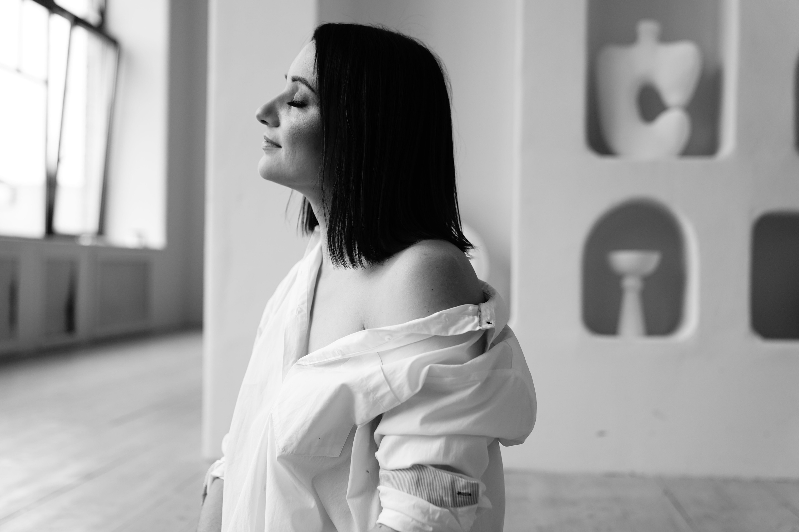 фотограф ростов-на-дону москва санкт-петербург краснодар сочи снимок классика эстетика монохром красивая девушка естесственное позирование идеи чб вдохновение 2022 2023 фототерапия фотосессия съёмка черно белая фотография онлайн сделать фотографию чб фото цветов девушек black and white беременных в студии в рубашке цены рнд спб питер мск минимализм стиль без ретуши без фильтров трибунская
