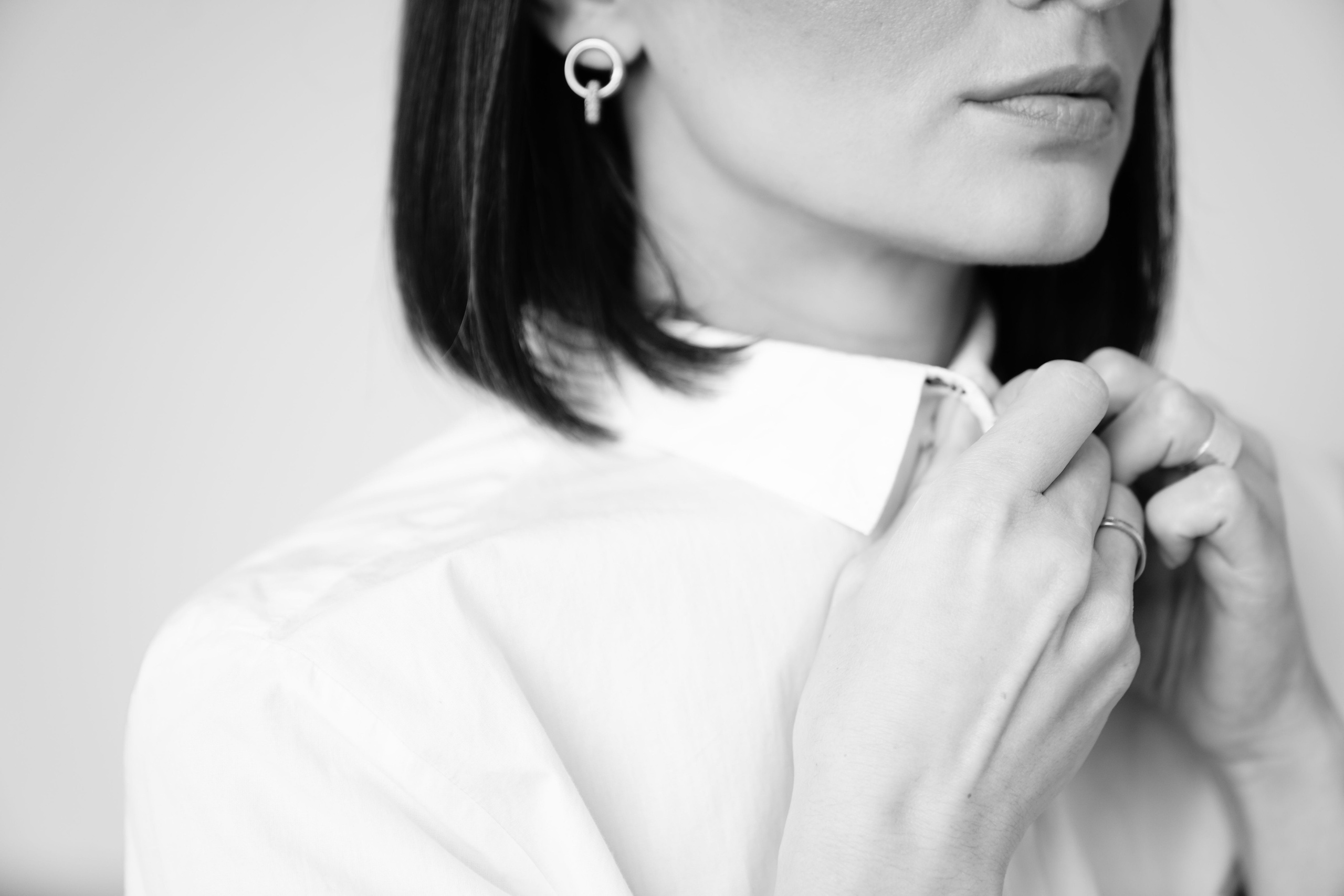 фотограф ростов-на-дону москва санкт-петербург краснодар сочи снимок классика эстетика монохром красивая девушка естесственное позирование идеи чб вдохновение 2022 2023 фототерапия фотосессия съёмка черно белая фотография онлайн сделать фотографию чб фото цветов девушек black and white беременных в студии в рубашке цены рнд спб питер мск минимализм стиль без ретуши без фильтров трибунская