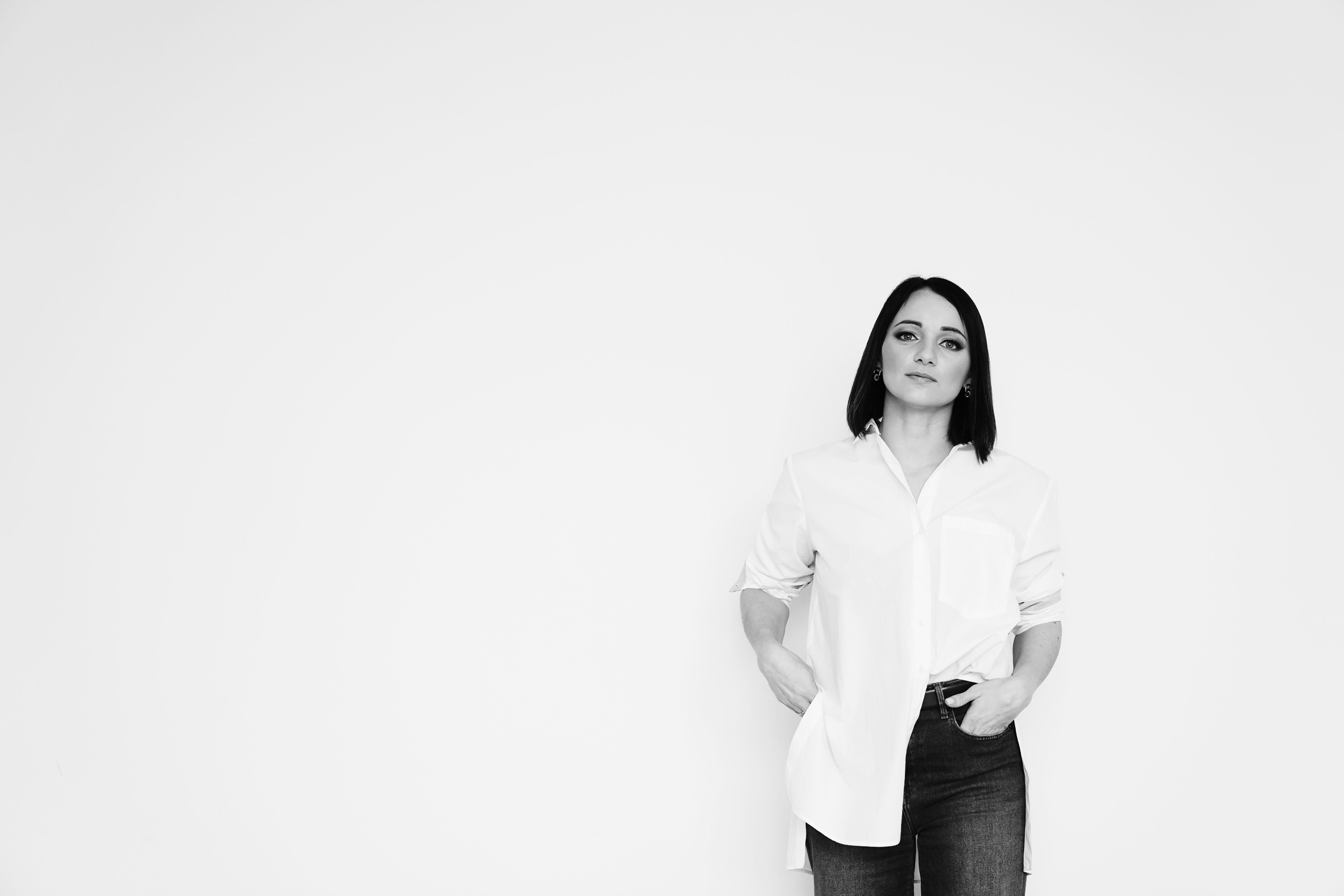 фотограф ростов-на-дону москва санкт-петербург краснодар сочи снимок классика эстетика монохром красивая девушка естесственное позирование идеи чб вдохновение 2022 2023 фототерапия фотосессия съёмка черно белая фотография онлайн сделать фотографию чб фото цветов девушек black and white беременных в студии в рубашке цены рнд спб питер мск минимализм стиль без ретуши без фильтров трибунская