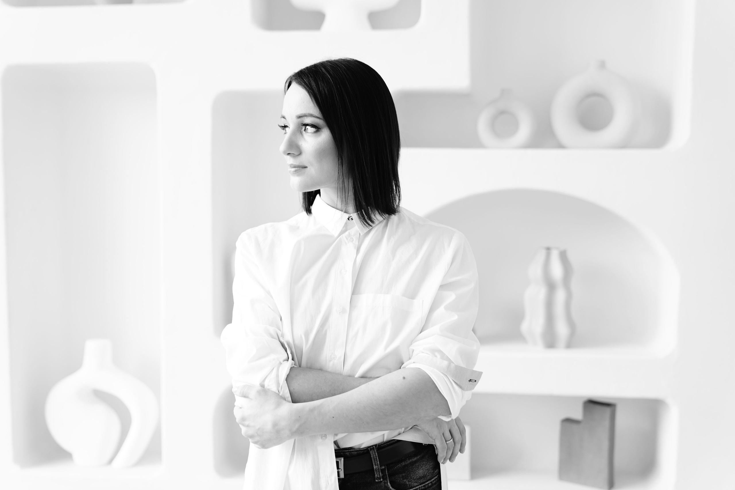 фотограф ростов-на-дону москва санкт-петербург краснодар сочи снимок классика эстетика монохром красивая девушка естесственное позирование идеи чб вдохновение 2022 2023 фототерапия фотосессия съёмка черно белая фотография онлайн сделать фотографию чб фото цветов девушек black and white беременных в студии в рубашке цены рнд спб питер мск минимализм стиль без ретуши без фильтров трибунская