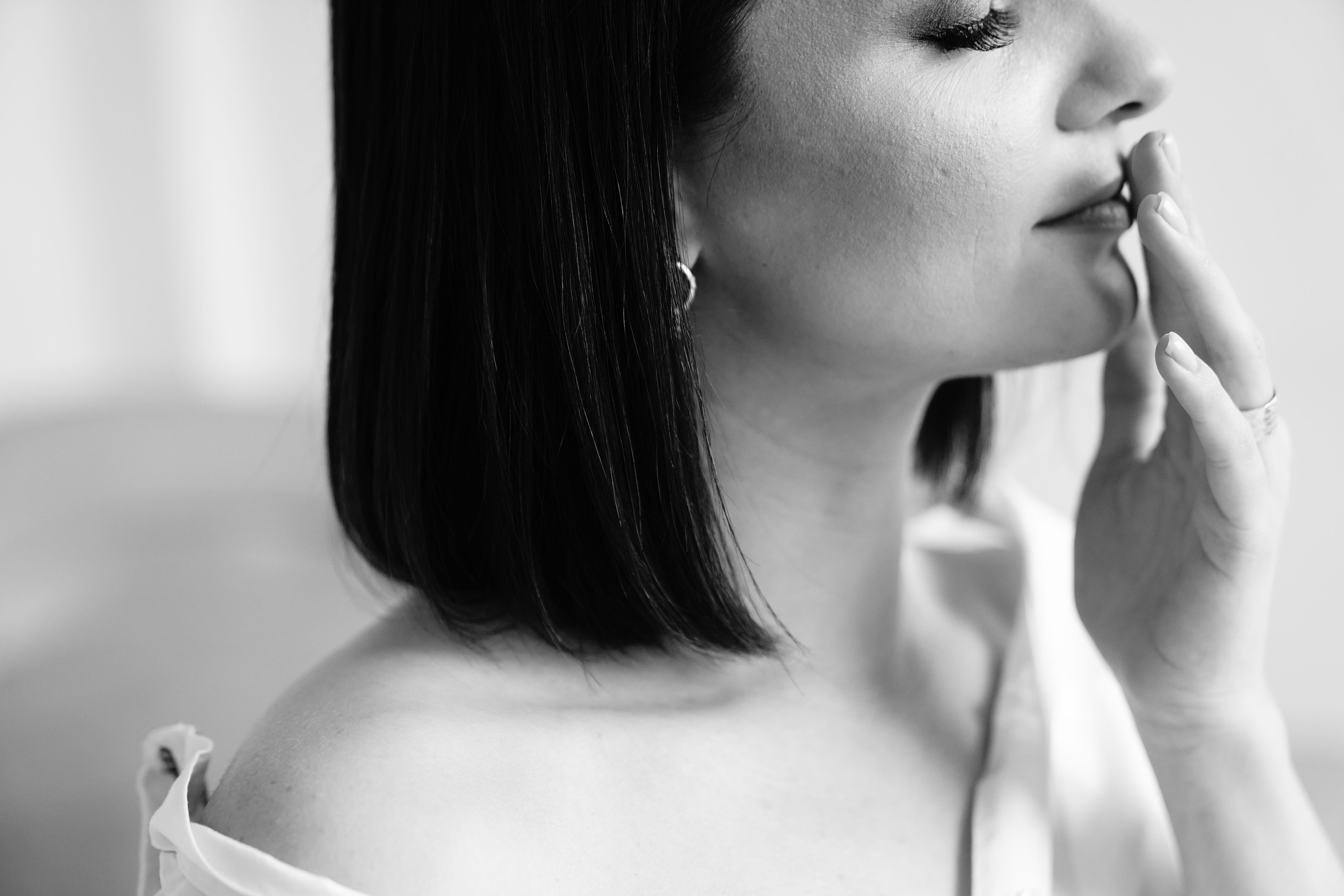 фотограф ростов-на-дону москва санкт-петербург краснодар сочи снимок классика эстетика монохром красивая девушка естесственное позирование идеи чб вдохновение 2022 2023 фототерапия фотосессия съёмка черно белая фотография онлайн сделать фотографию чб фото цветов девушек black and white беременных в студии в рубашке цены рнд спб питер мск минимализм стиль без ретуши без фильтров трибунская