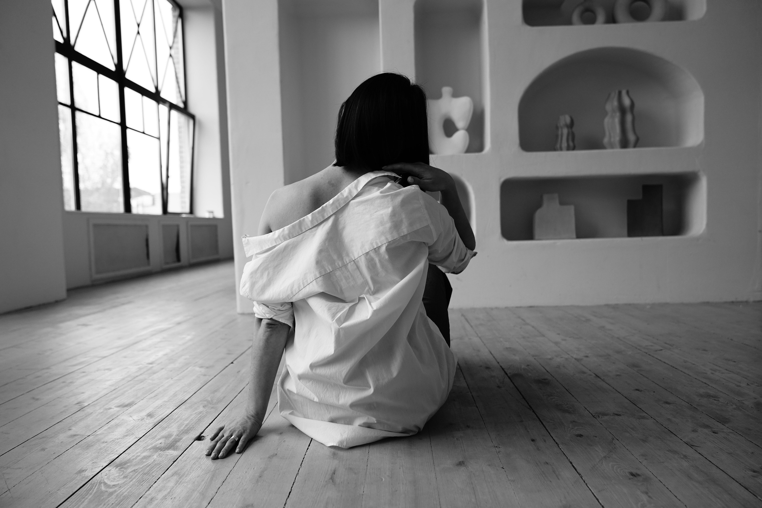 фотограф ростов-на-дону москва санкт-петербург краснодар сочи снимок классика эстетика монохром красивая девушка естесственное позирование идеи чб вдохновение 2022 2023 фототерапия фотосессия съёмка черно белая фотография онлайн сделать фотографию чб фото цветов девушек black and white беременных в студии в рубашке цены рнд спб питер мск минимализм стиль без ретуши без фильтров трибунская