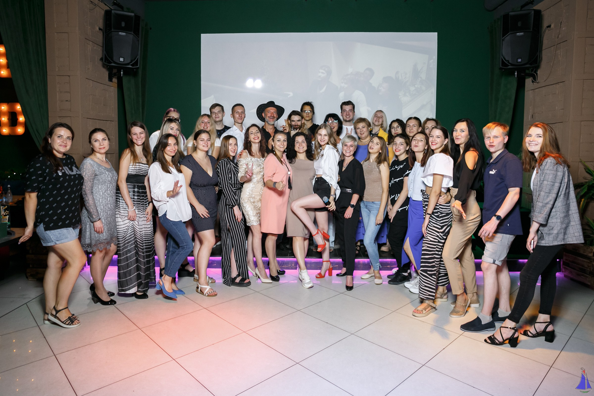 Караоке бар Bravo. Фотограф в Воронеже Иван Самодуров