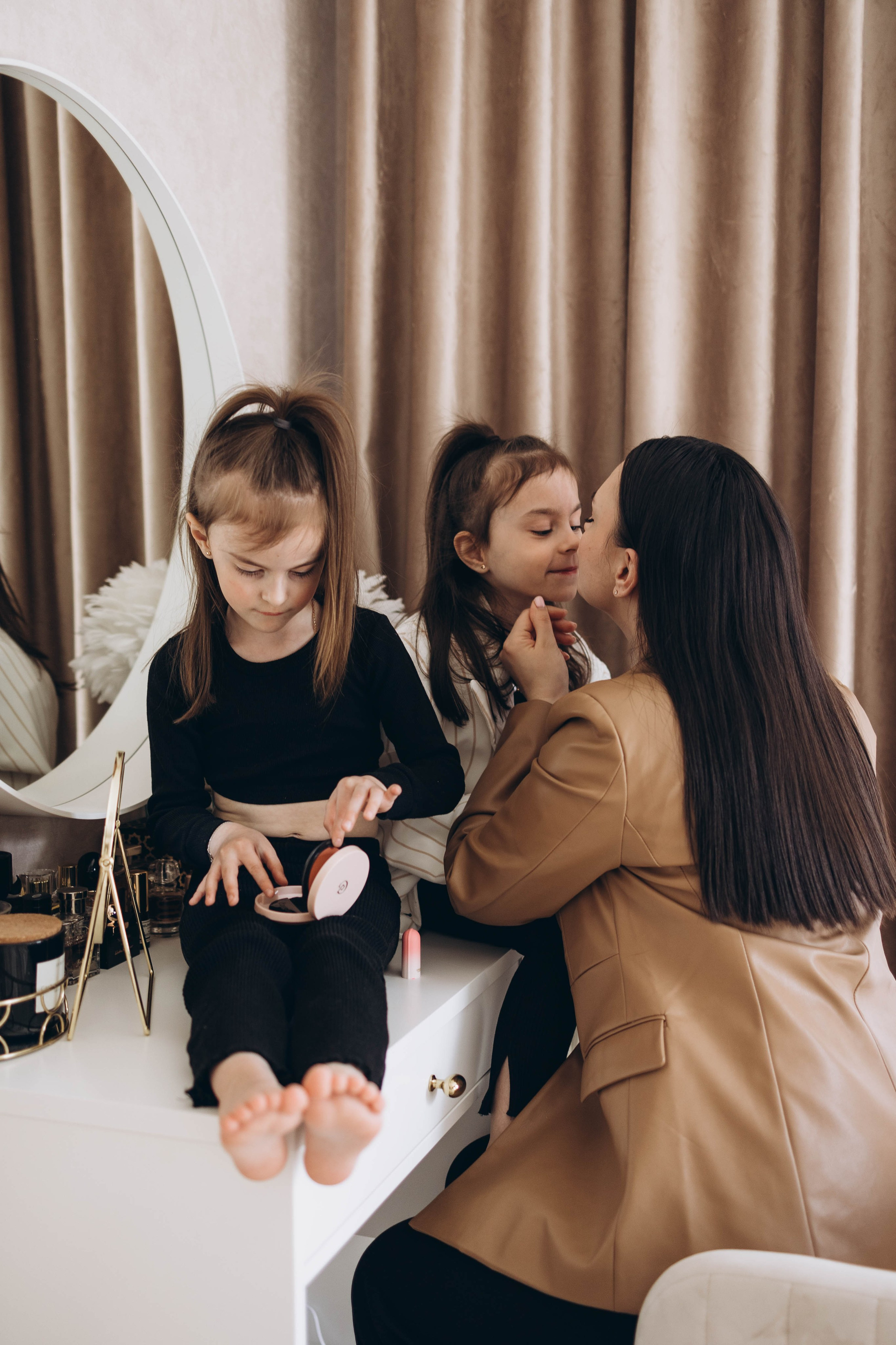 Наталия, Софа и Лиза. Семейный фотограф в Москве Виктория Ястребинская