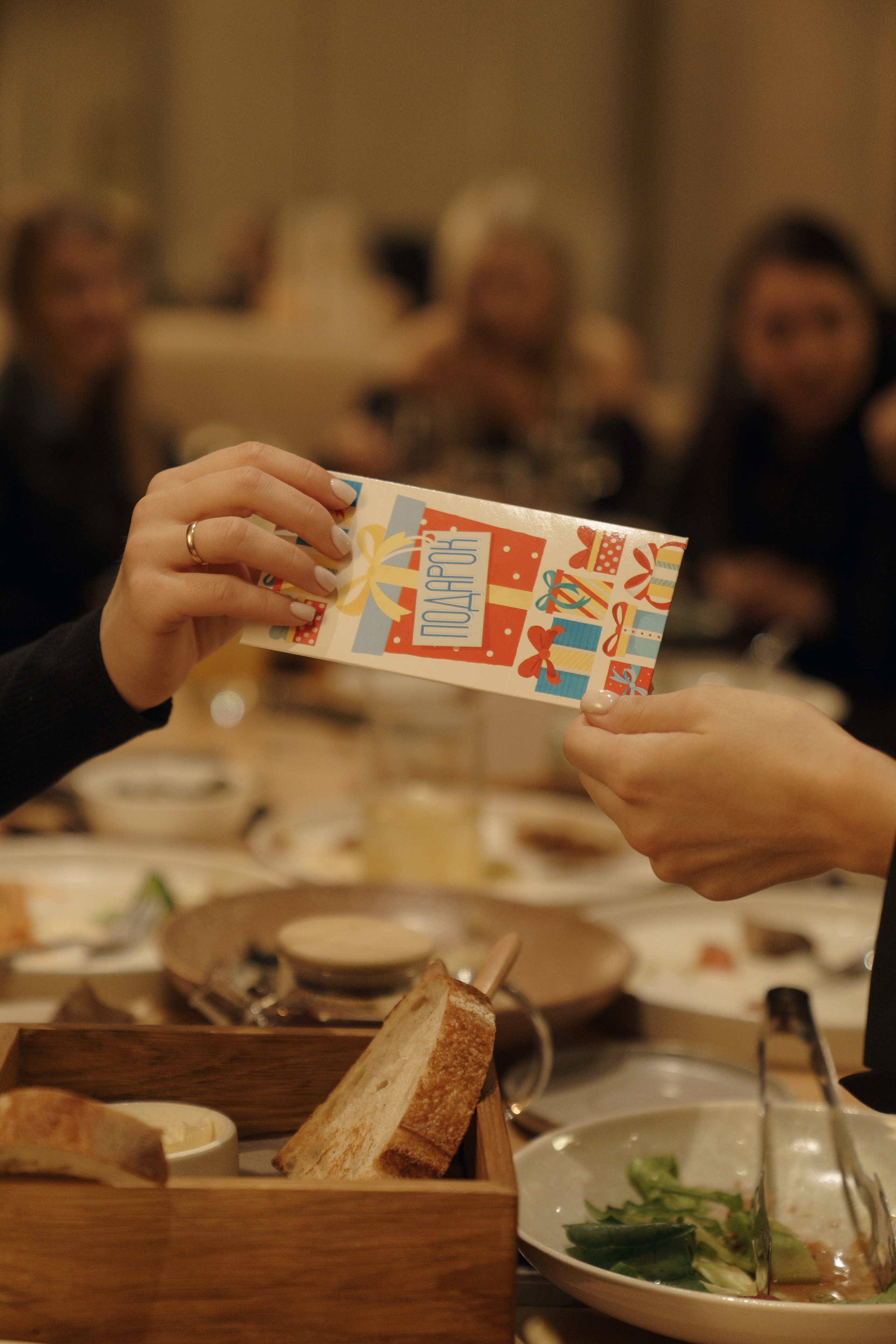 День рождения в кафе. Фотограф во Владивостоке Антон Блохин