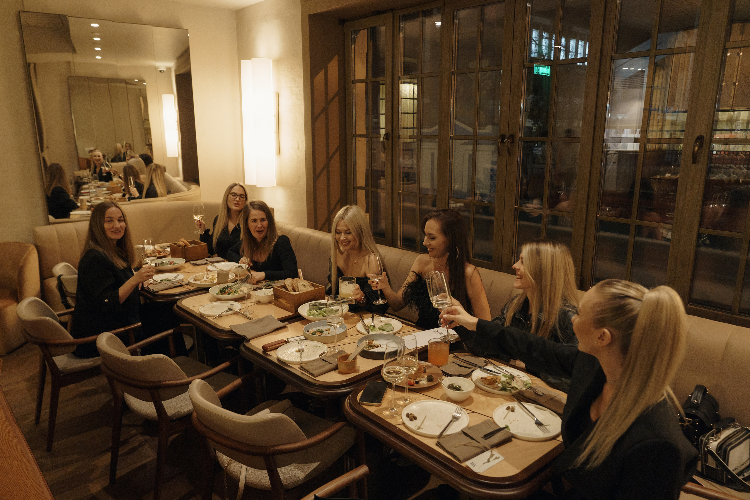 День рождения в кафе. Фотограф во Владивостоке Антон Блохин