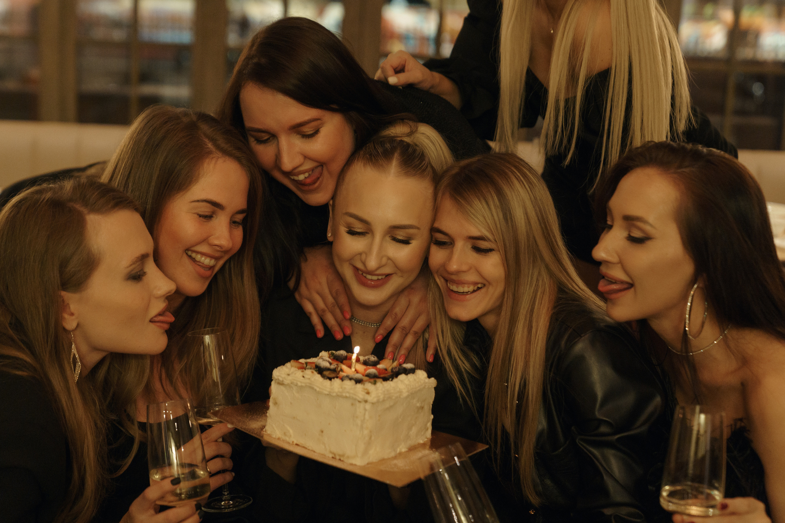 День рождения в кафе. Фотограф во Владивостоке Антон Блохин