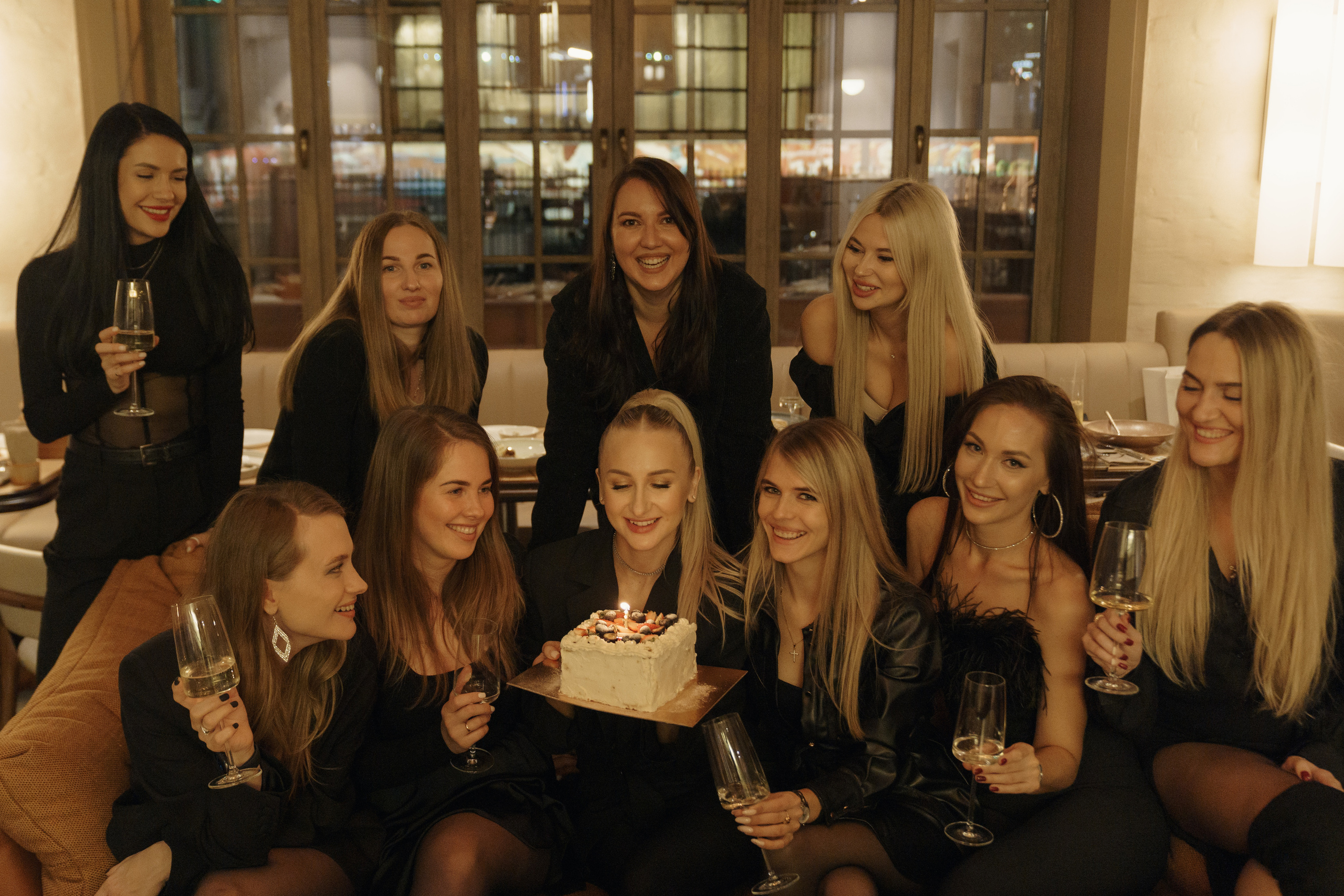 День рождения в кафе. Фотограф во Владивостоке Антон Блохин