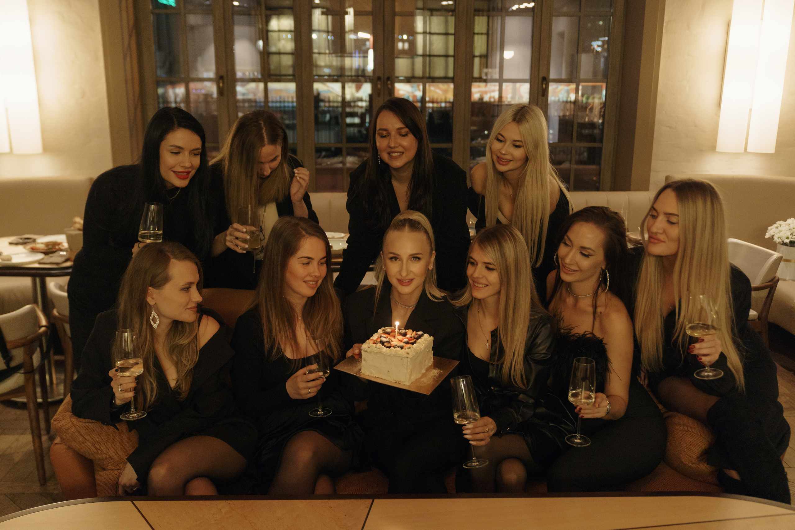 День рождения в кафе. Фотограф во Владивостоке Антон Блохин