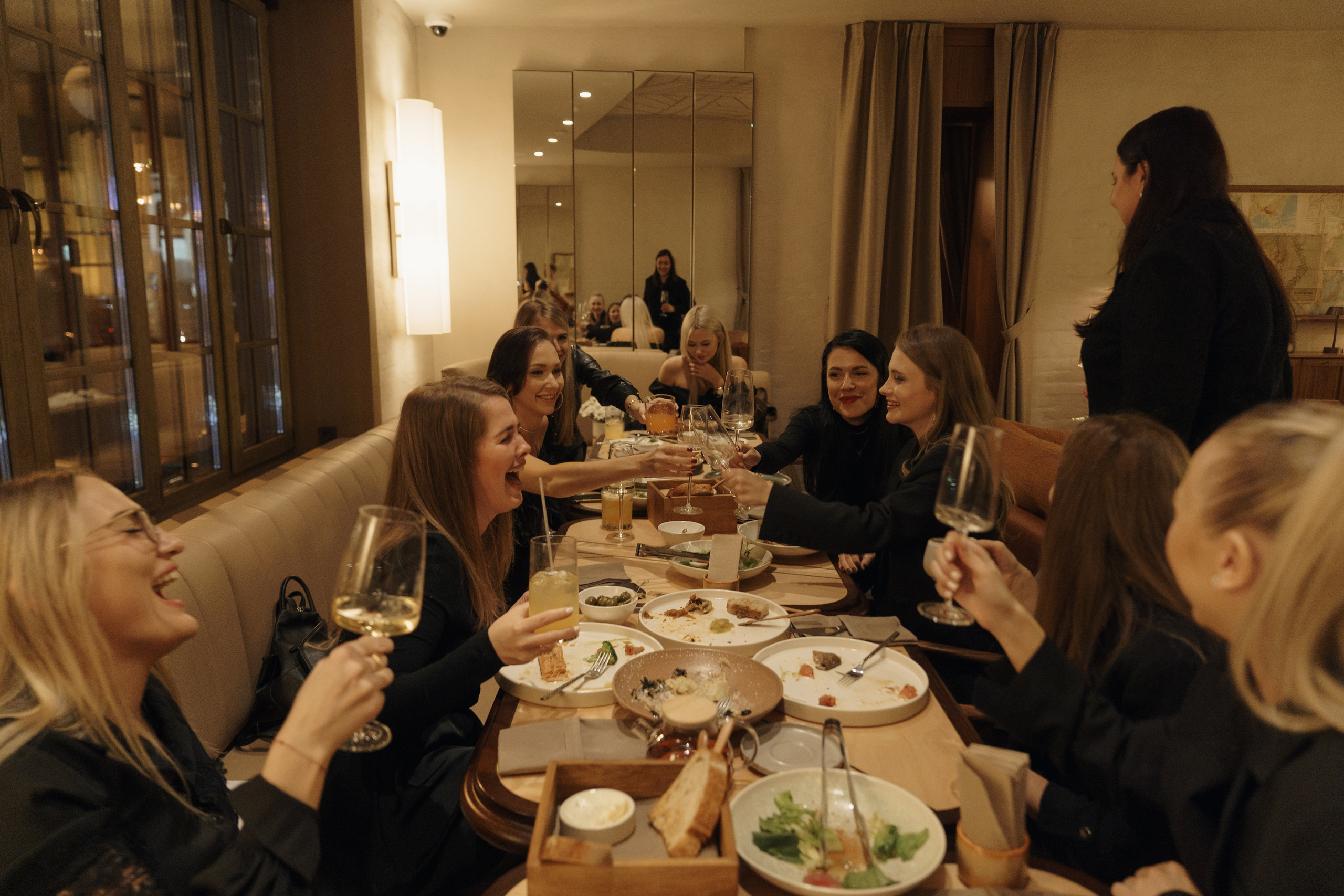 День рождения в кафе. Фотограф во Владивостоке Антон Блохин