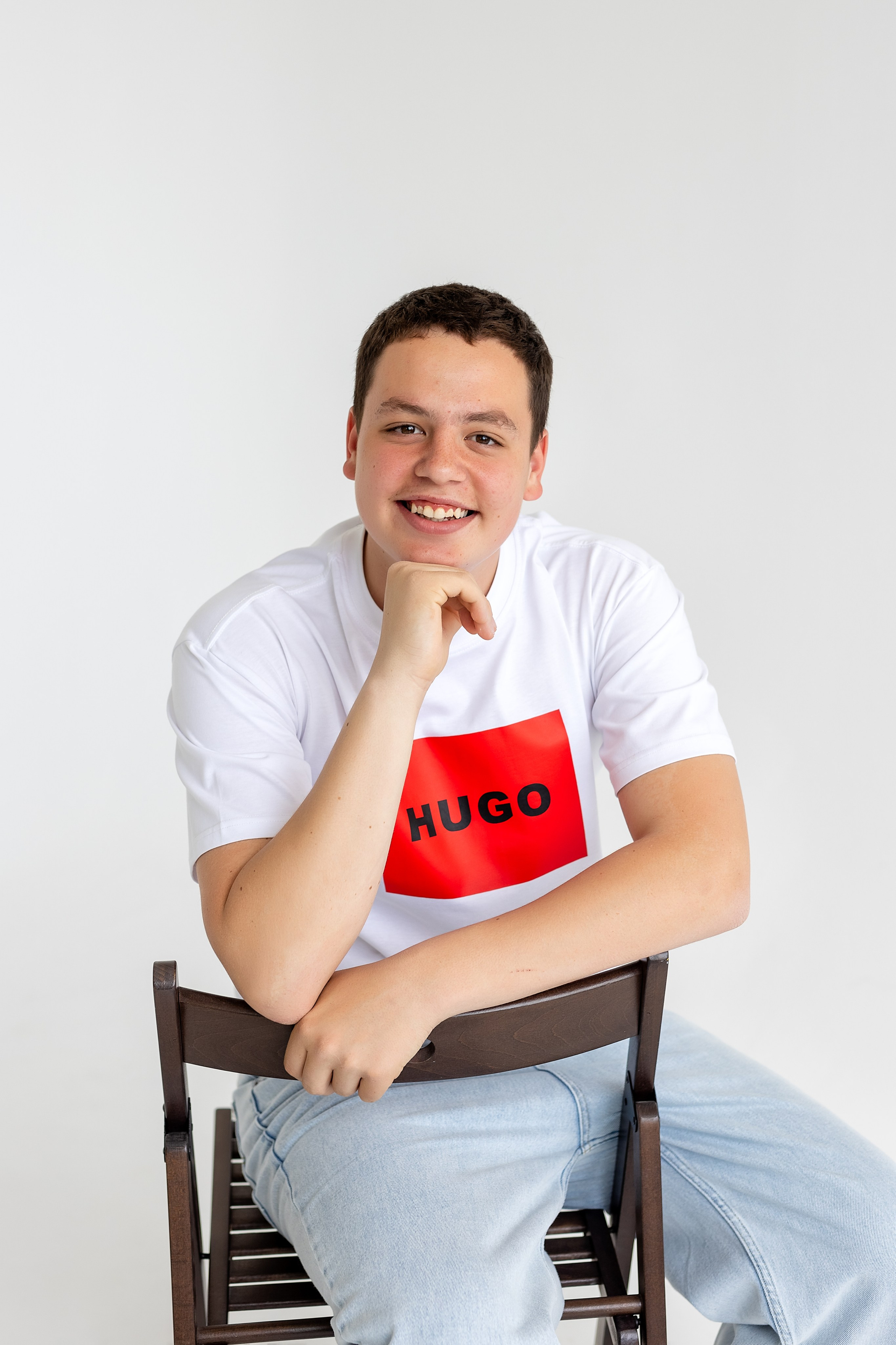 Школа 11, 9-г класс. Артём. Стильный выпускной альбом Владивосток фотограф Вероника Мигачева