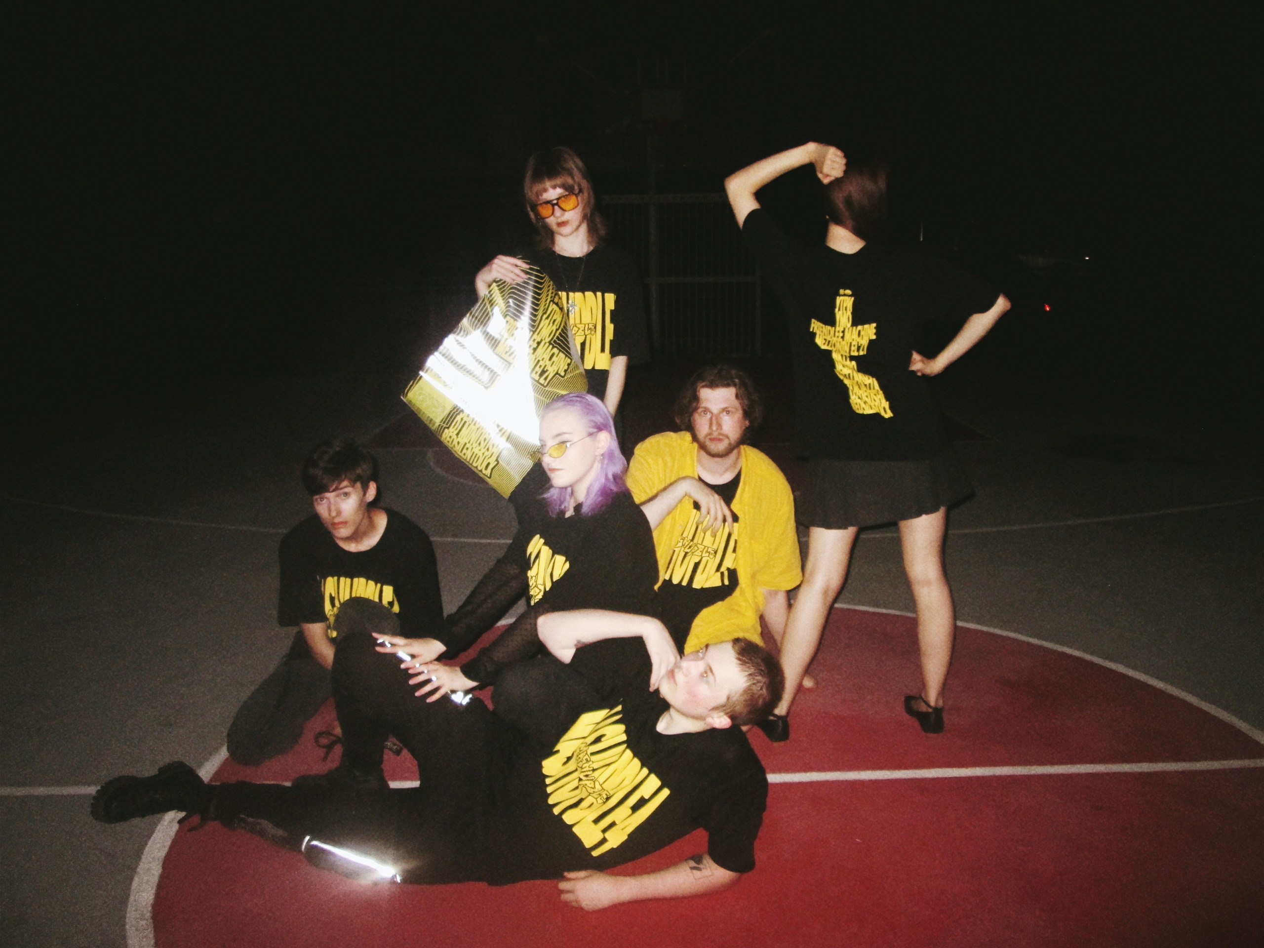 Съемка мерча MASHUPBLE. Концертный и портретный фотограф в Москве Соня Спросонья