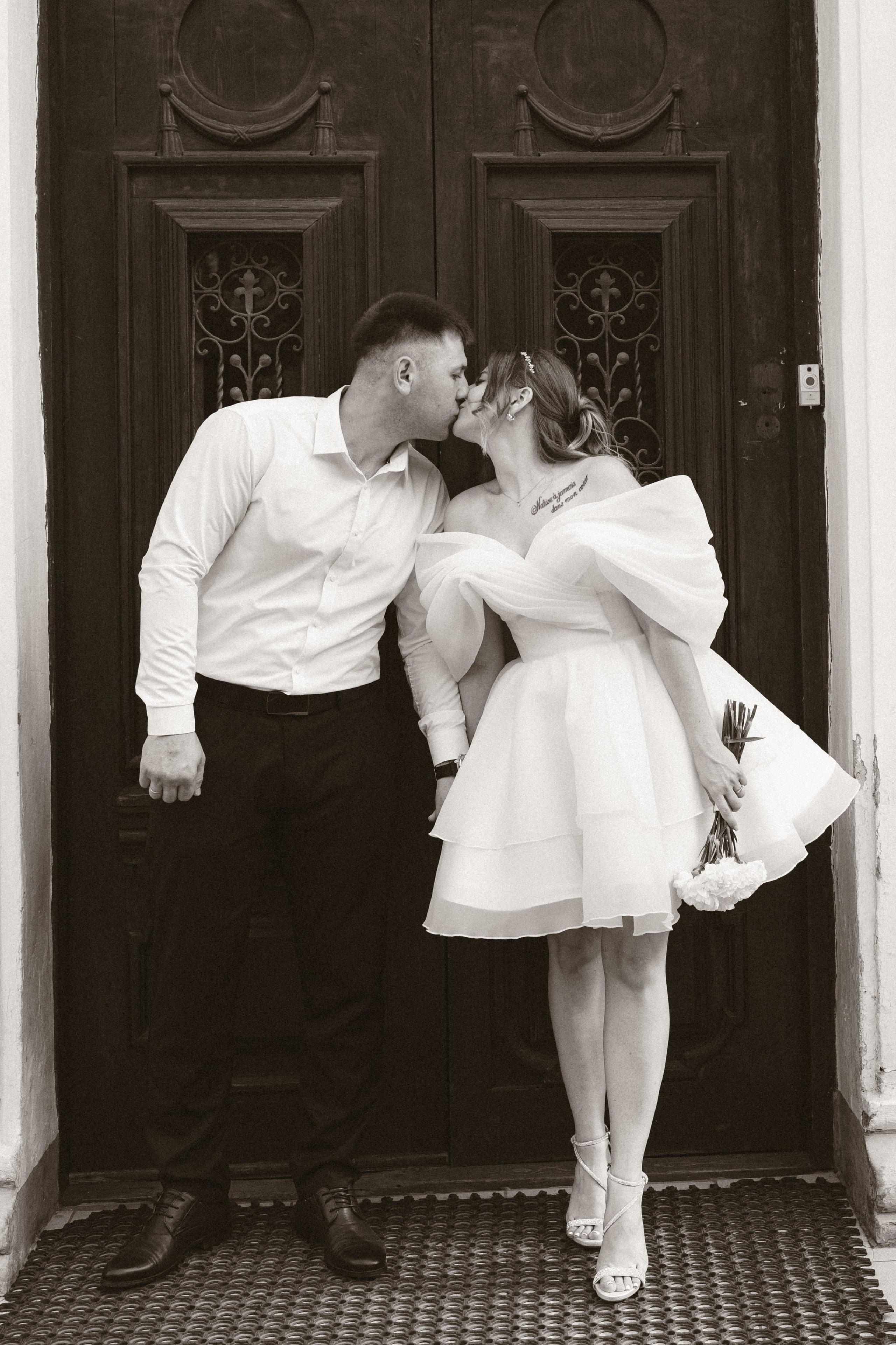 Свадебная прогулка в городе. Семейный фотограф Ставрополь Варвара Воробьева