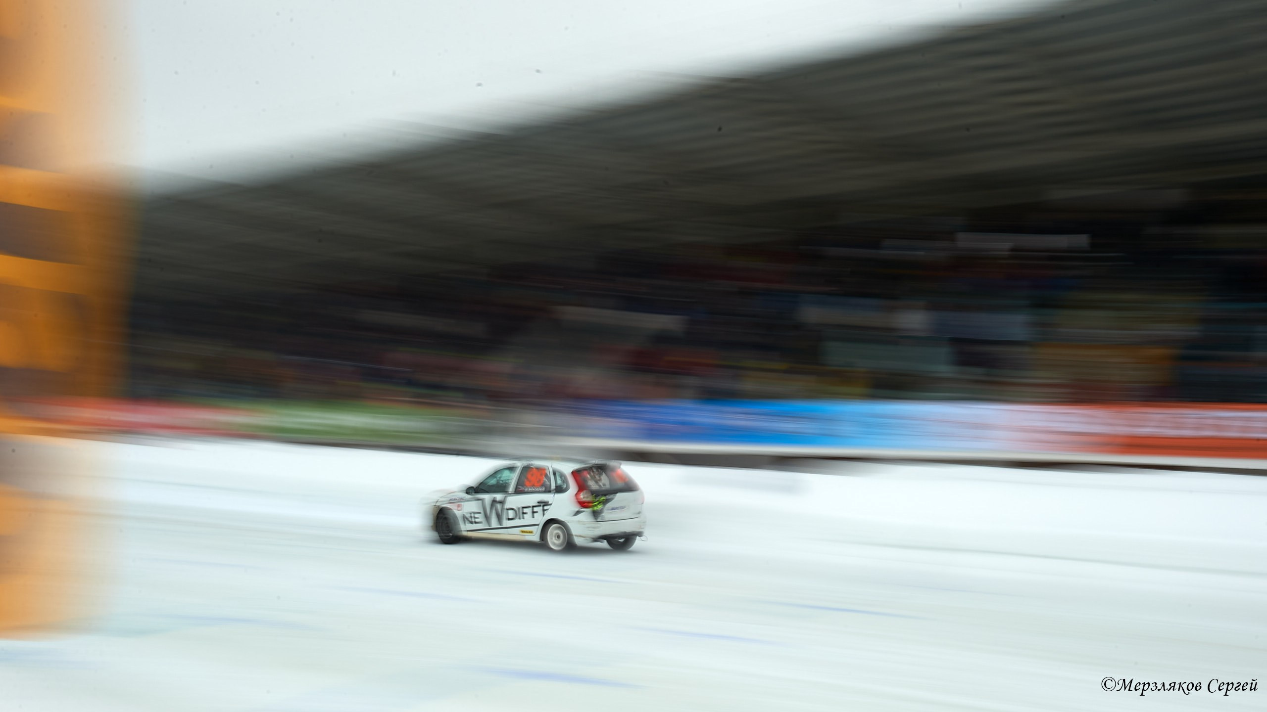 Трековые автогонки на льду Чемпионат России. Спортивный репортажный фотограф в Ижевске Сергей Мерзляков
