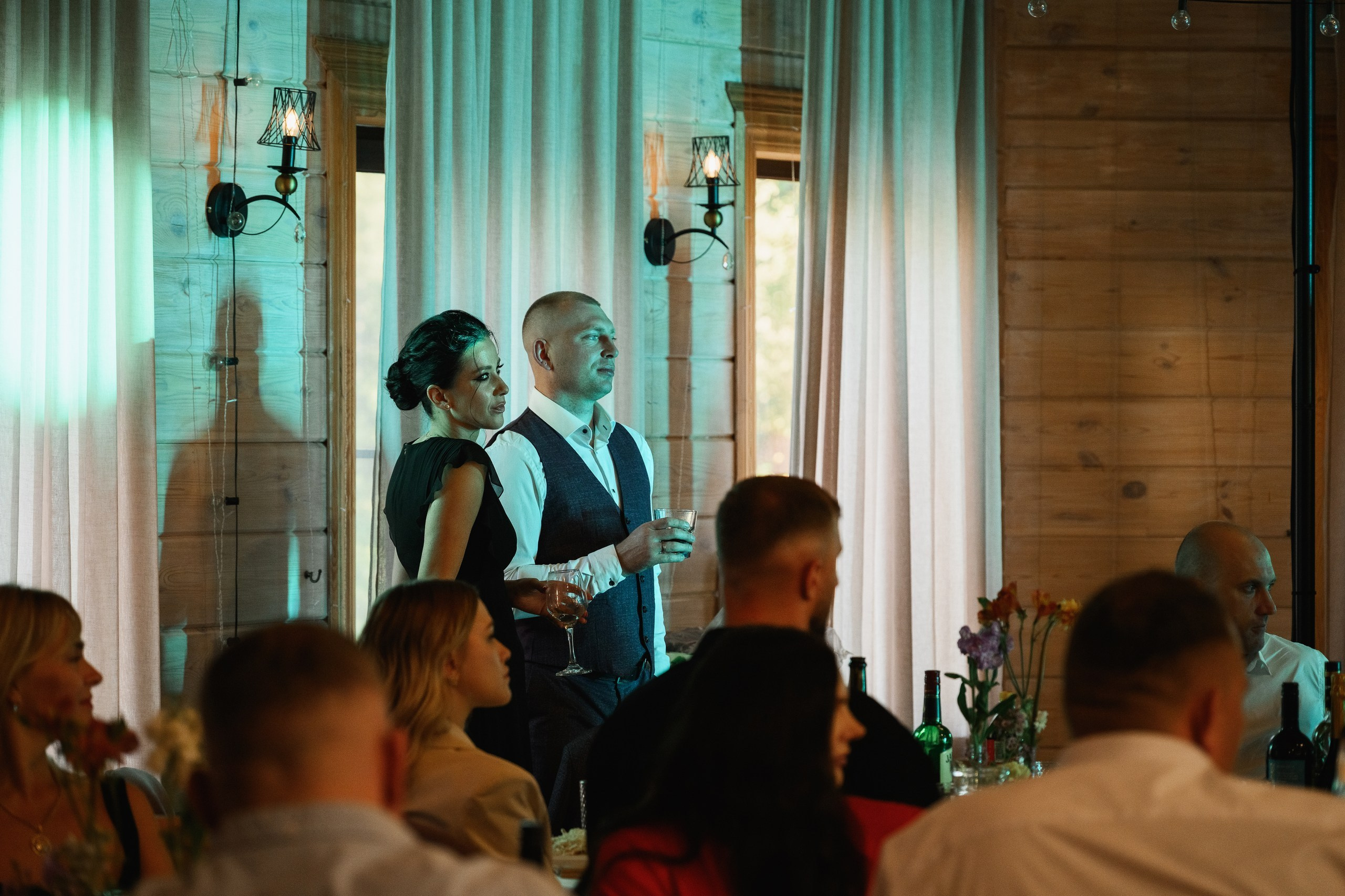 Фотосъемка корпоратива в честь юбилея компании в Петропавловске-Камчатском. Профессиональная съемка празднования юбилея компании в ресторанах Петропавловска-Камчатского. Яркая фотосъемка корпоративного торжества с командой сотрудников. Эмоциональные фотографии с награждения сотрудников и поздравительных речей. Стоимость услуг фотографа на корпоративное мероприятие в Петропавловске-Камчатском.