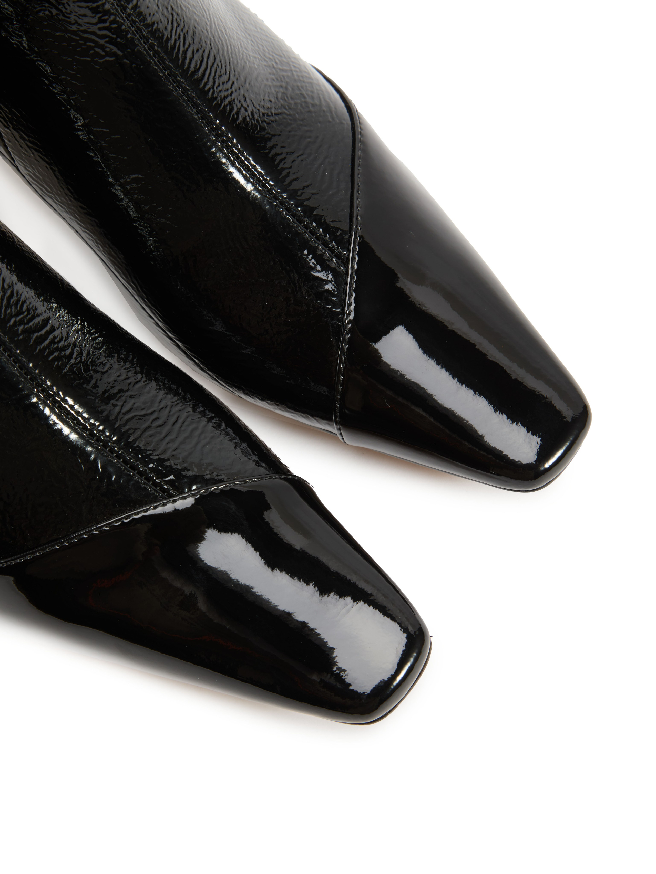 Каталожная фотография обуви. Фотограф в Москве Егор Гончаров