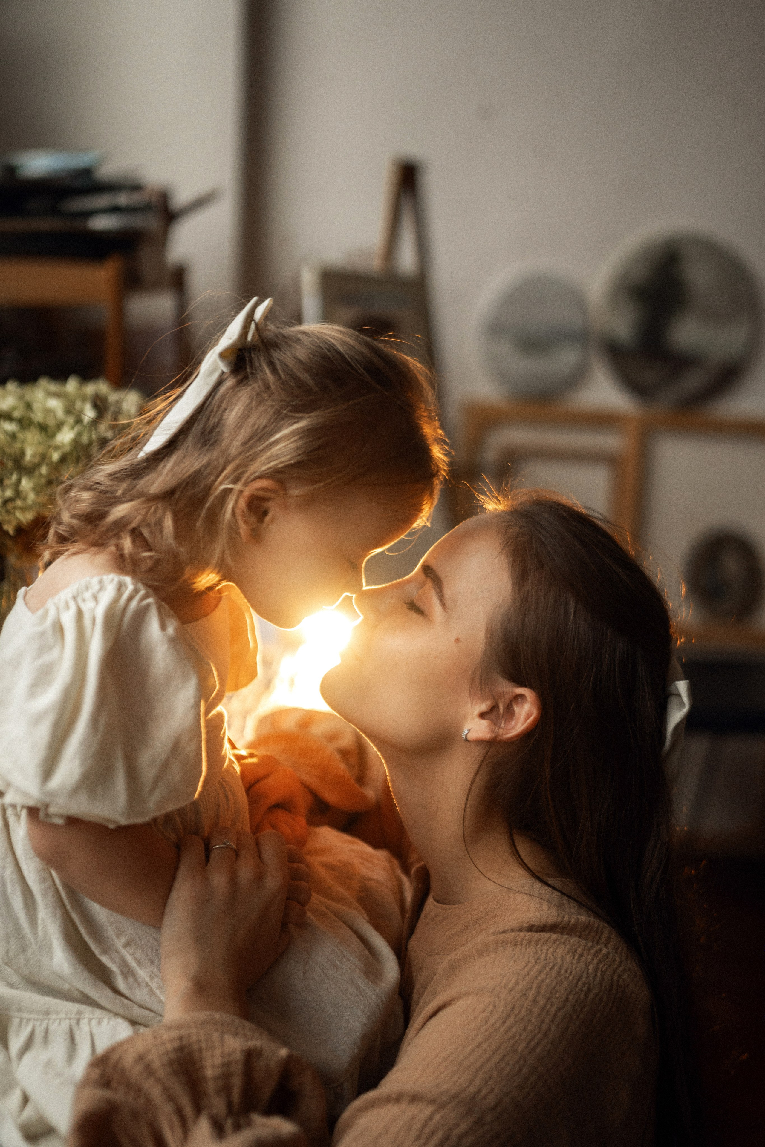 В мастерской художника. Семейный фотограф Москва. Фотограф беременности и материнства Москва