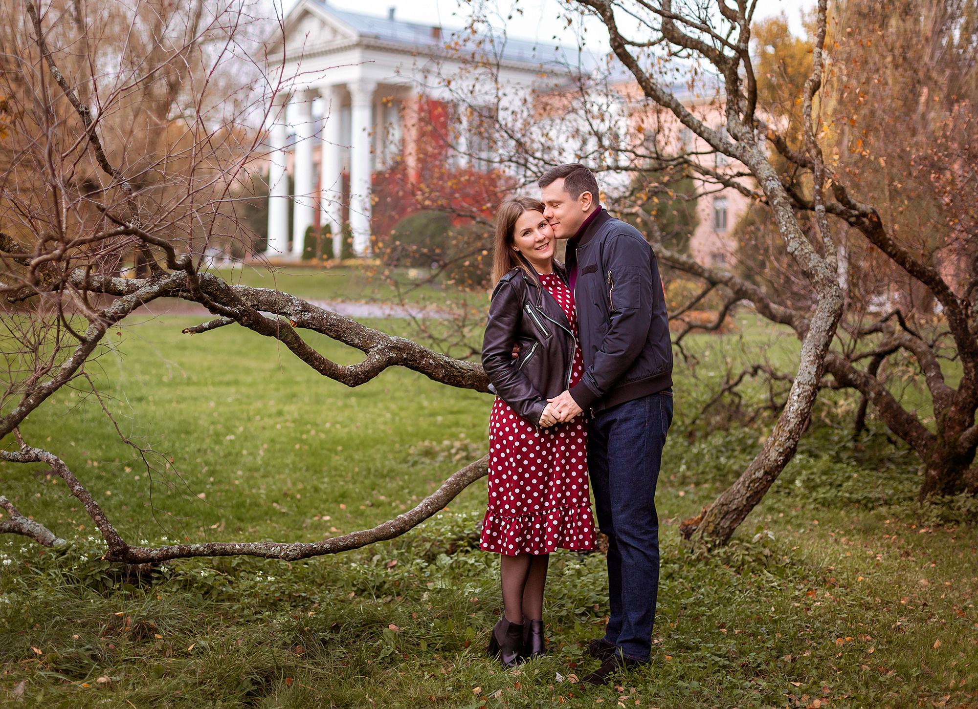Съемка беременности, фотосессия для беременной, фотосессия в парке. Профессиональный фотограф, фотохудожник, видеограф из Москвы