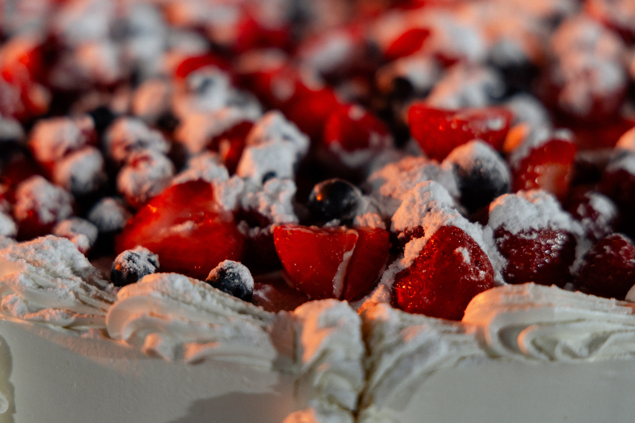 Свадебная фотосессия Анастасии и Игоря в Усадьбе Легенда. Свадебный фотограф в Минске/Беларуси Сергей Спиридонов