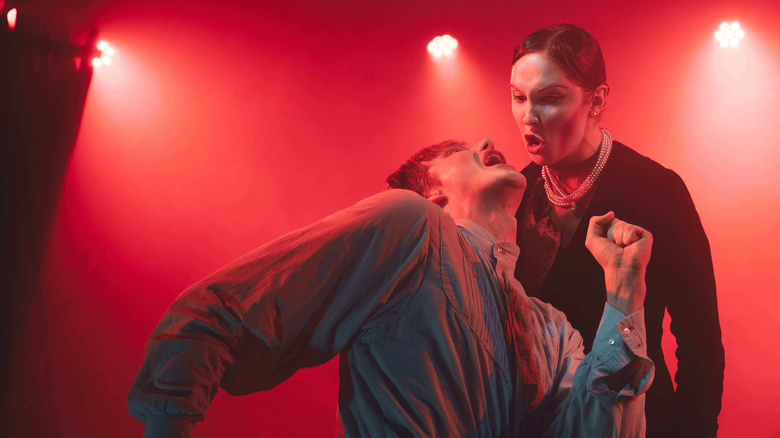 Спектакль "Дни нашей жизни". Театральный фотограф Михаил Макаричев-Энгельс