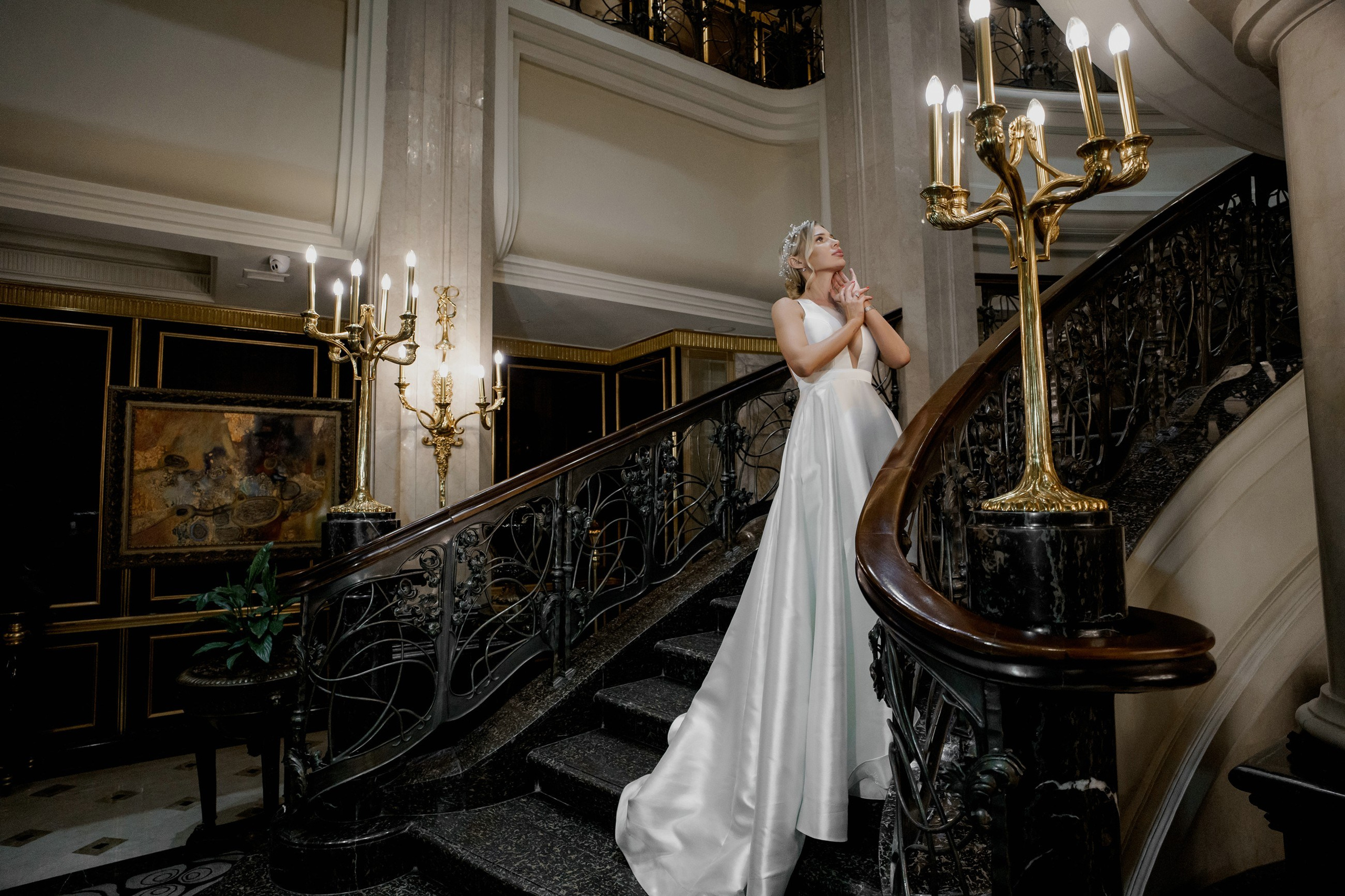 Свадебная фотосессия в отеле St. Regis Москва Никольская. Свадебный и семейный фотограф в Москве Светлана Зоткина