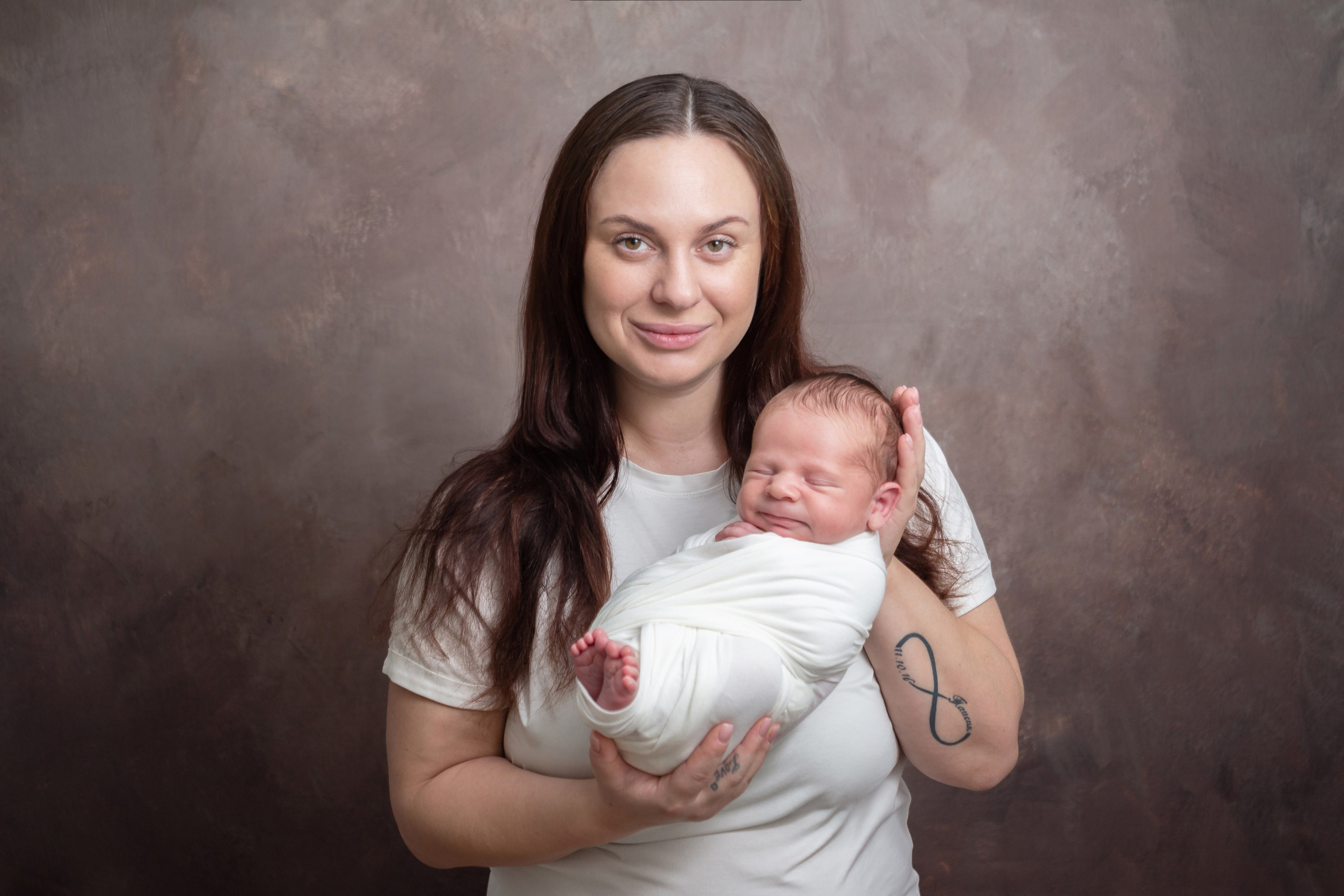 Кадры малыша с родителями. Фотограф новорождённых Анапа Елена Кушнарь