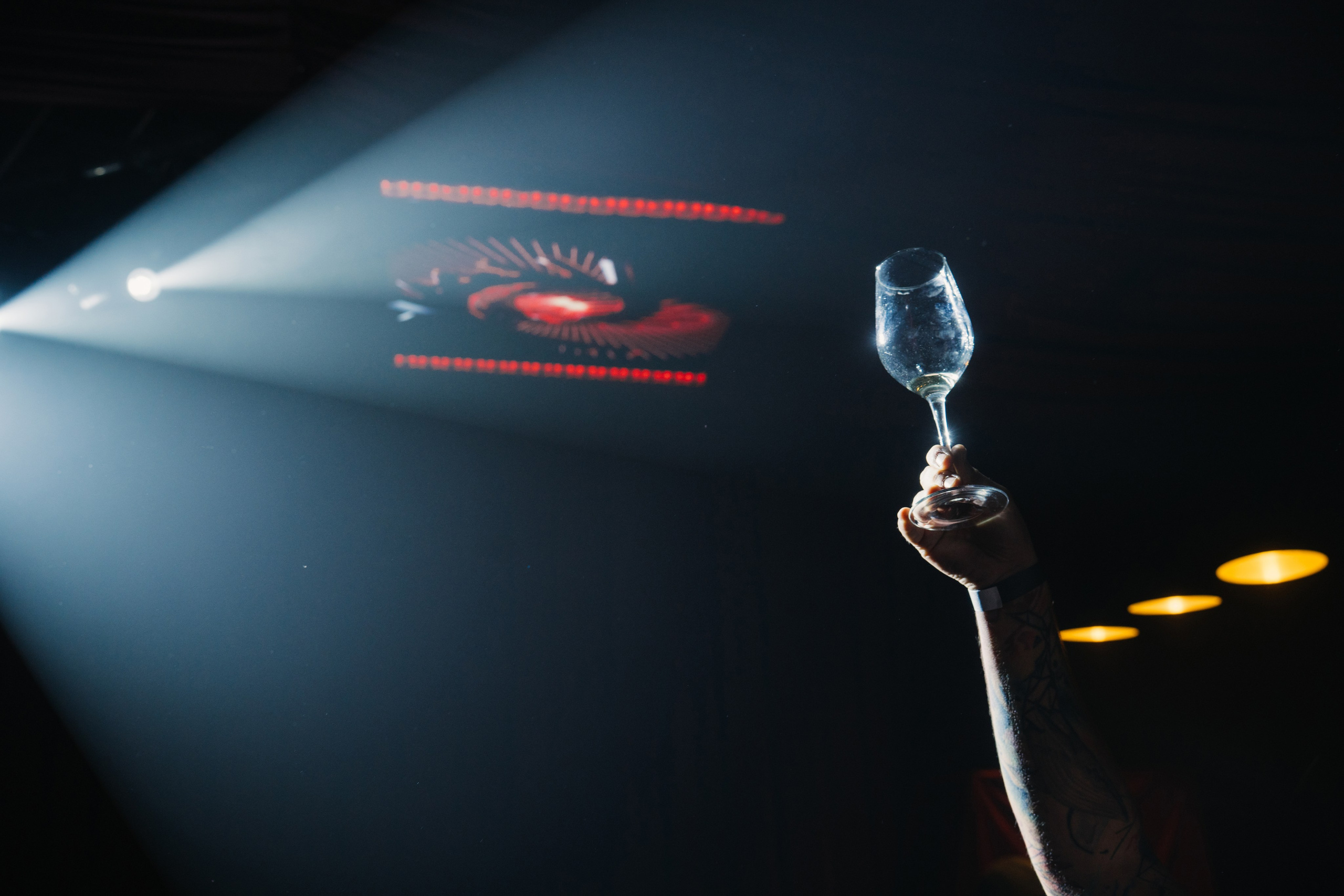 Открываю двери без ключа. Фотограф Евстигнеев Илья