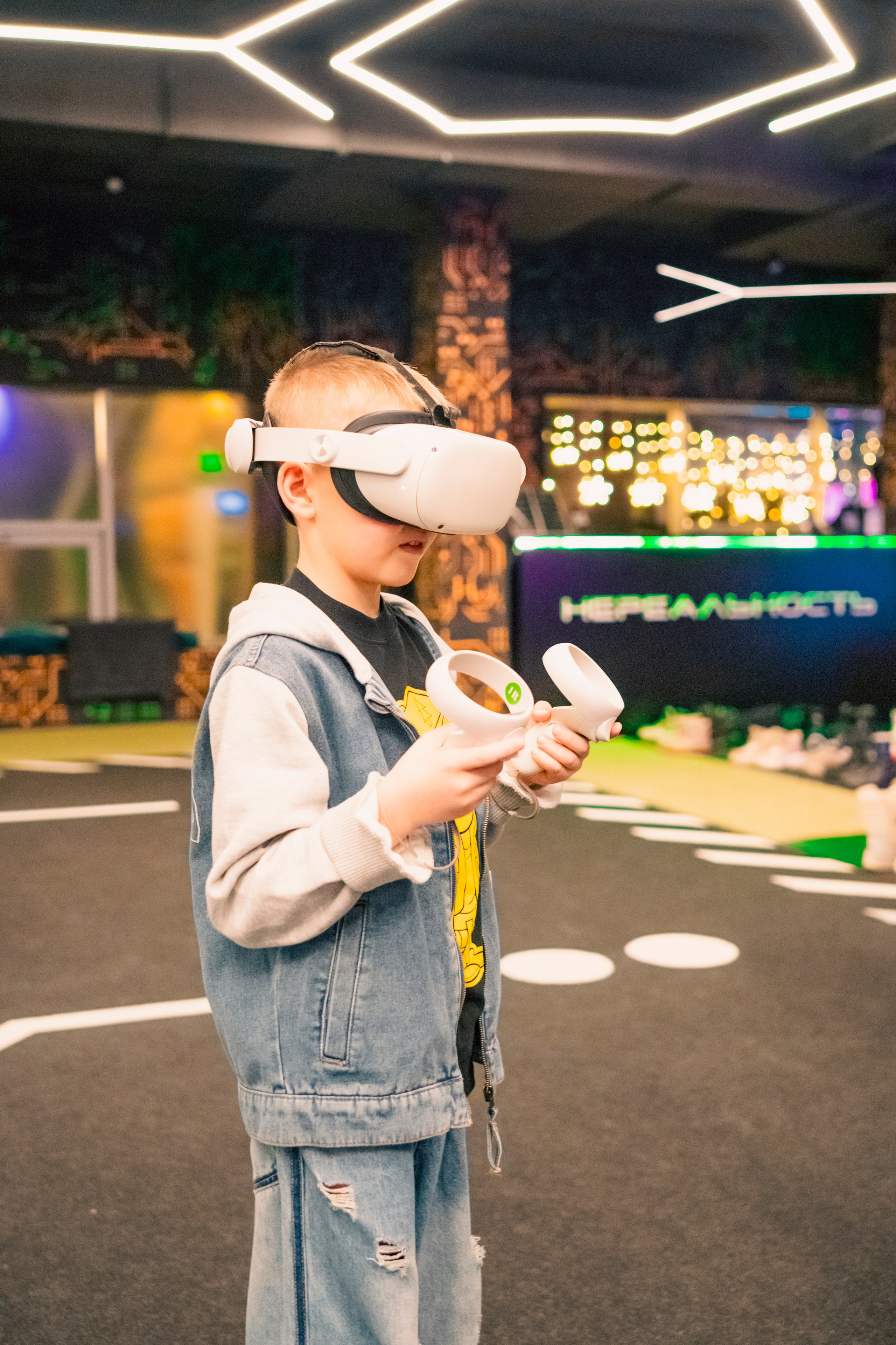 VR (November-December 2024). Felixtones