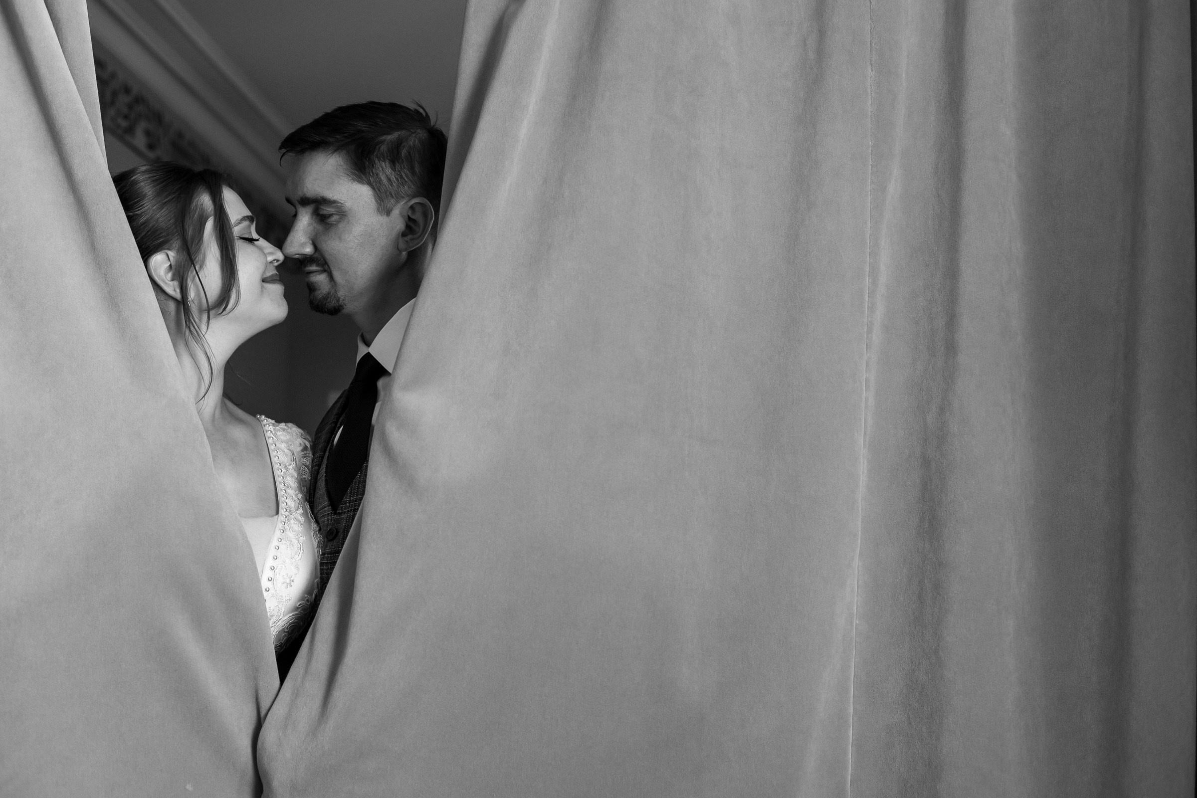 Роспись в Национале. Свадебная фотосессия в отеле Националь. Свадебный фотограф в Москве Элина Ларченкова. Фото, которые цепляют