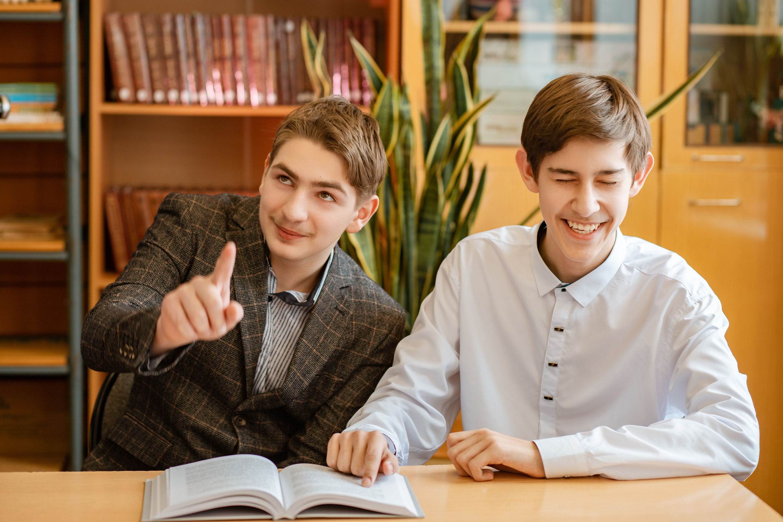 Академическая СОШ, 9 класс. Студия выпускных альбомов Остров