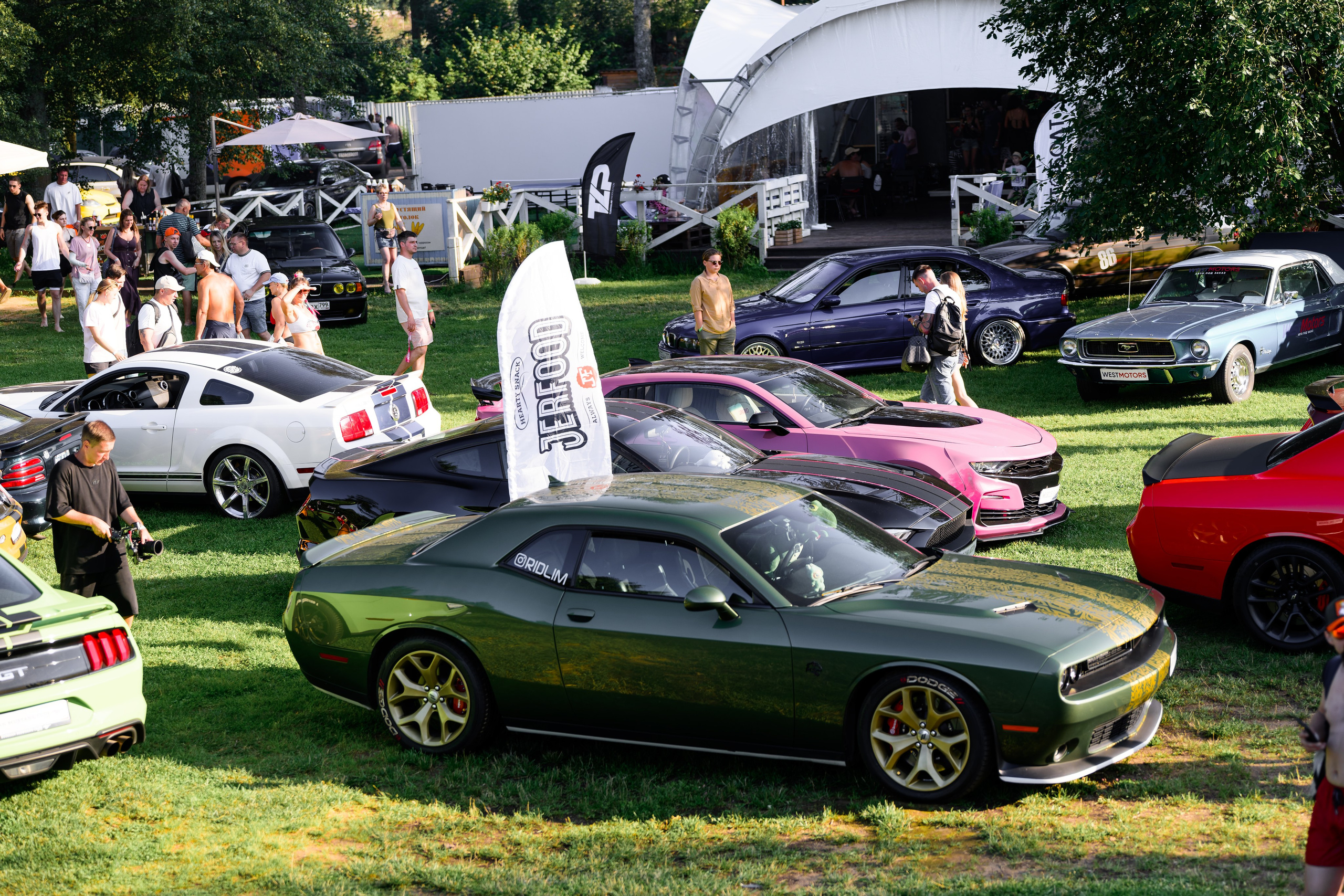 Tuning Open Fest 2025. Авто и мотоспорт — фотограф Антон Медведев iCoguar