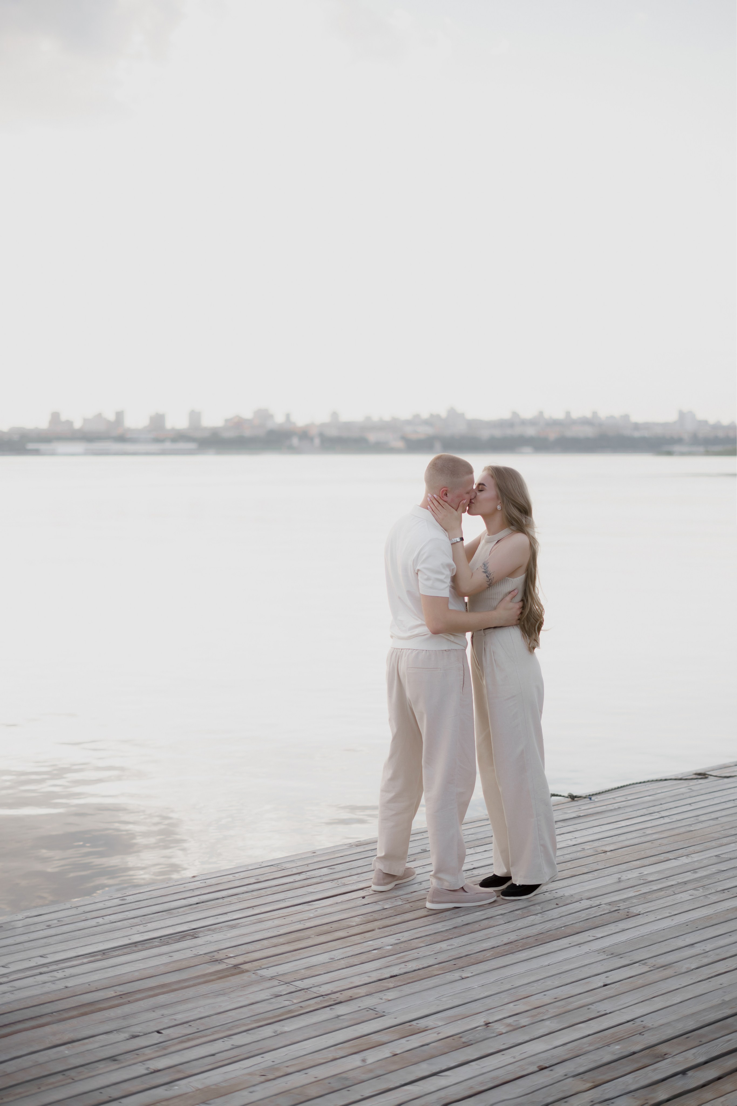 Рома и софа. Фотограф Валерия Крахмалева