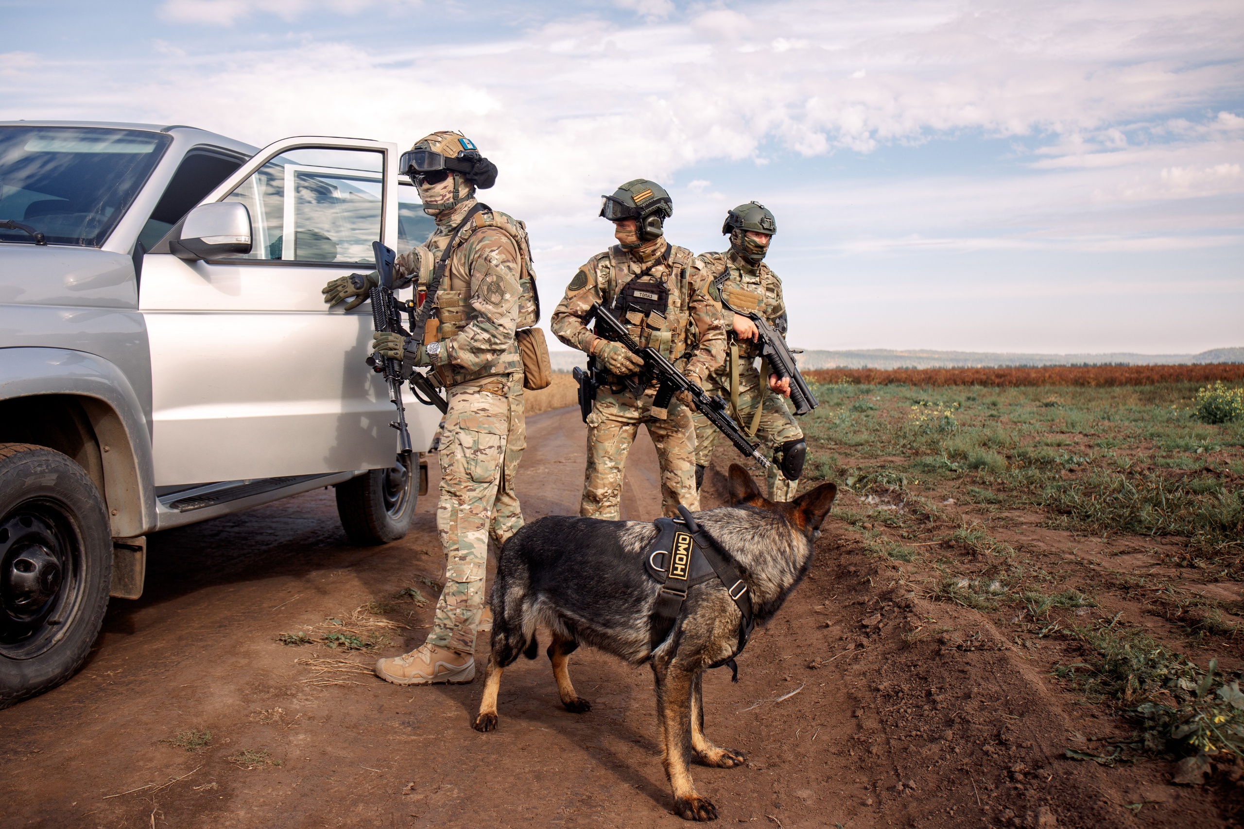 Поле. Для тех, кто не ждёт удачи, а создаёт её. Каждая фотосессия — это твой момент, твой стиль, твой успех. 📸