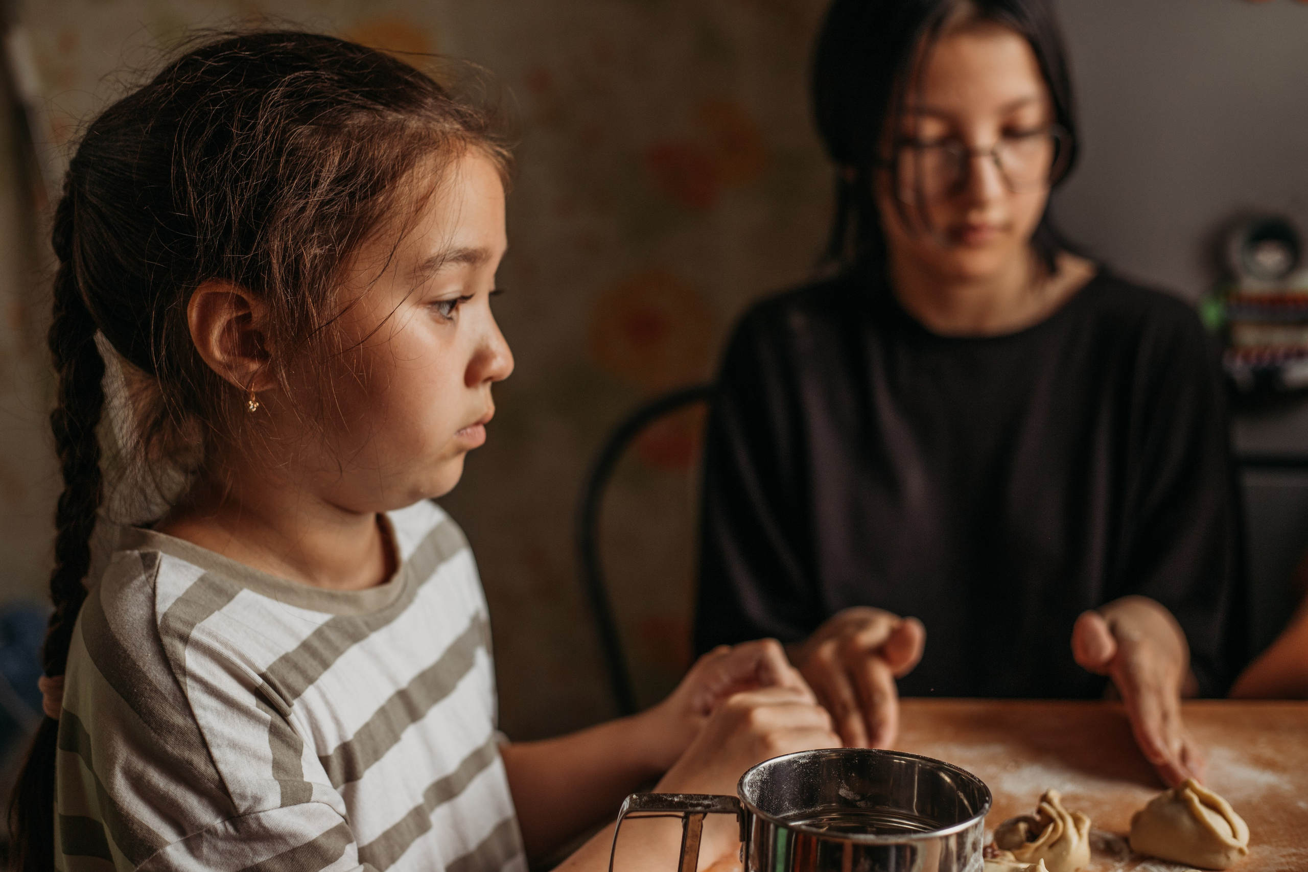 Домашняя фотосессия моей семьи. Венера Гайн. Репортажный фотограф  Тюмень. Обучение фотографии с 0