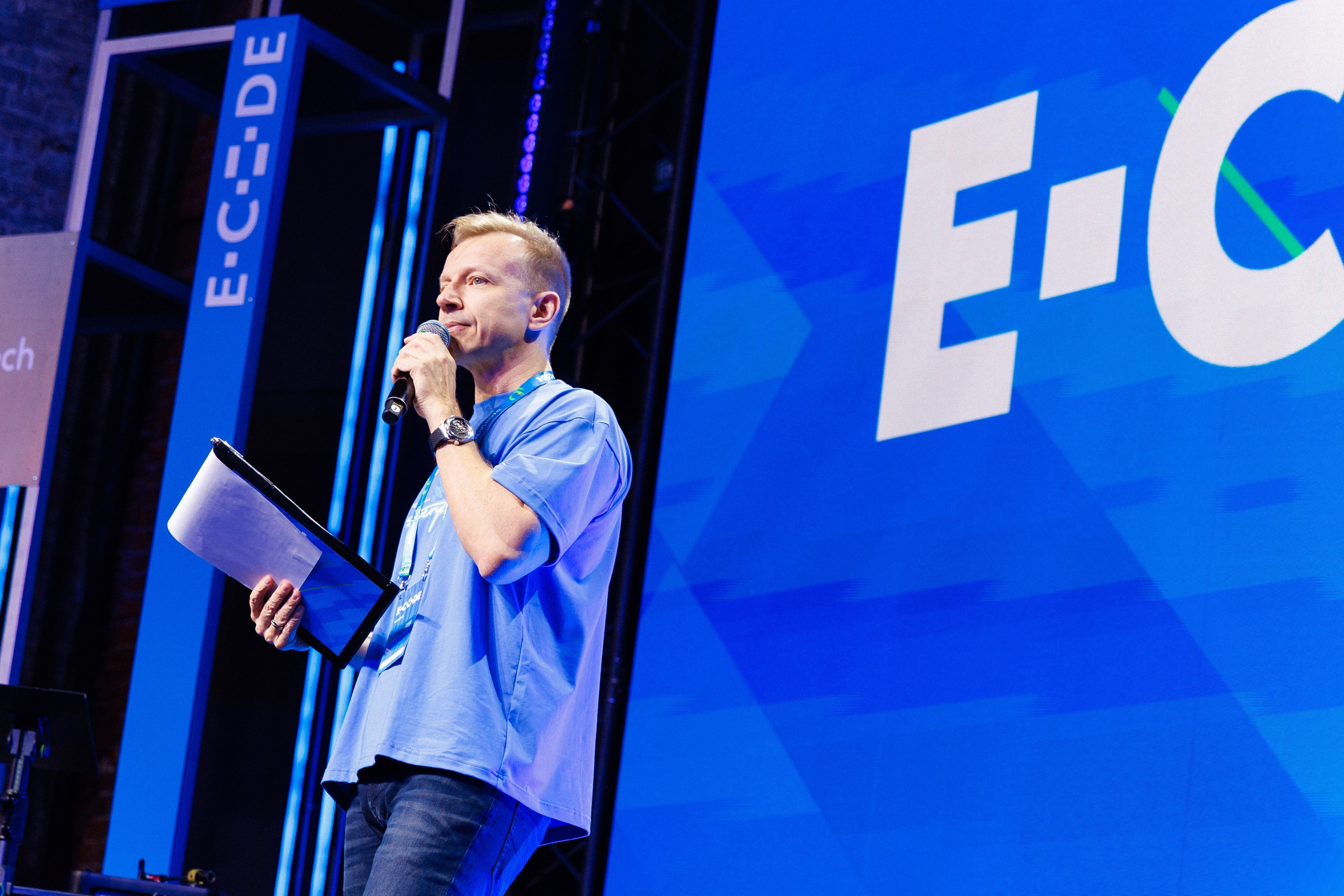 Фотографии Ozon Tech E-CODE 25. Коммерческий фотограф в Москве — Антон Ермаков