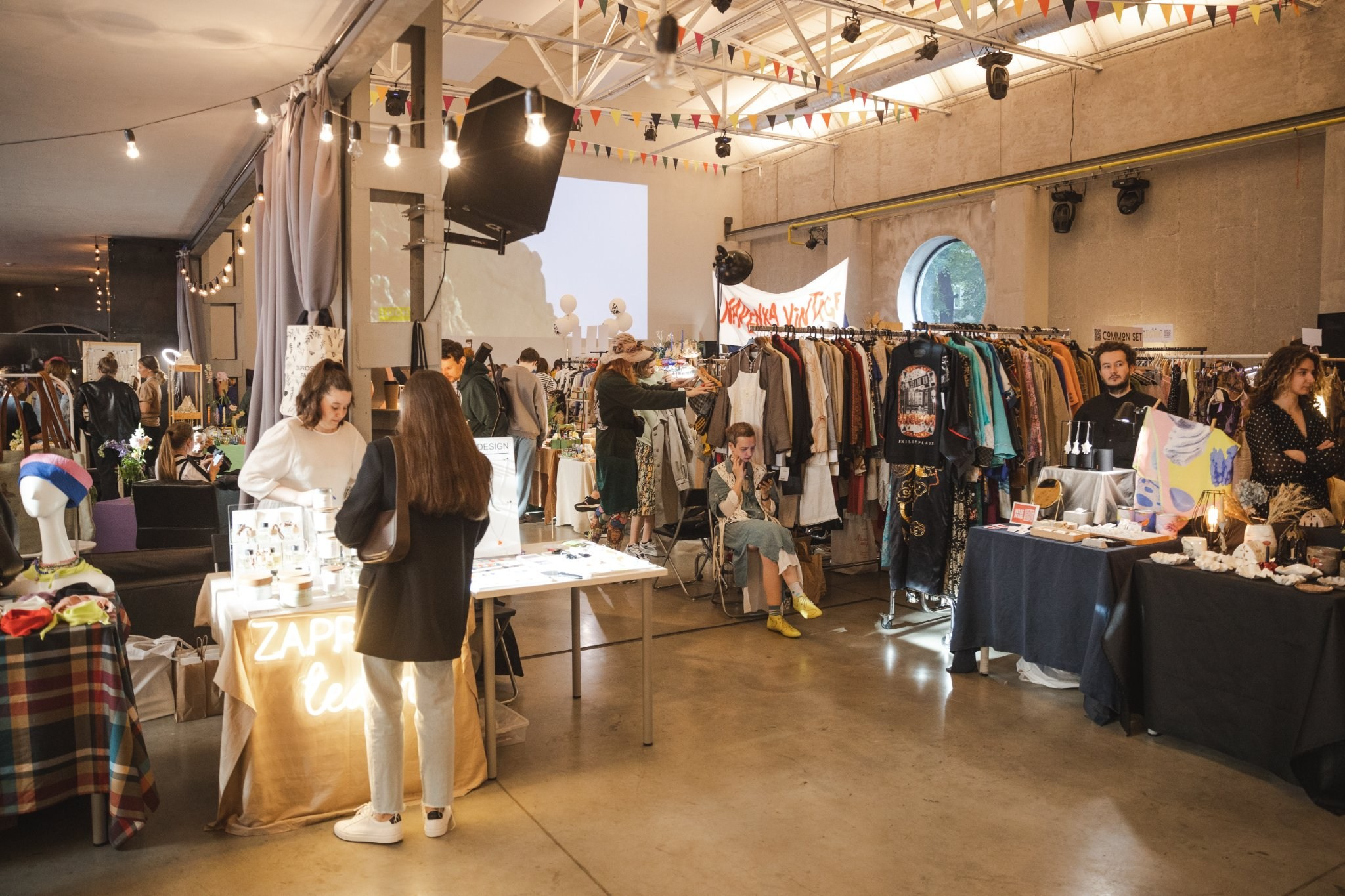 4–5 июня 2022 POP-UP в ДК Рассвет / Фото Иван Гущин. Фотоотчеты «Ламбада-маркета»