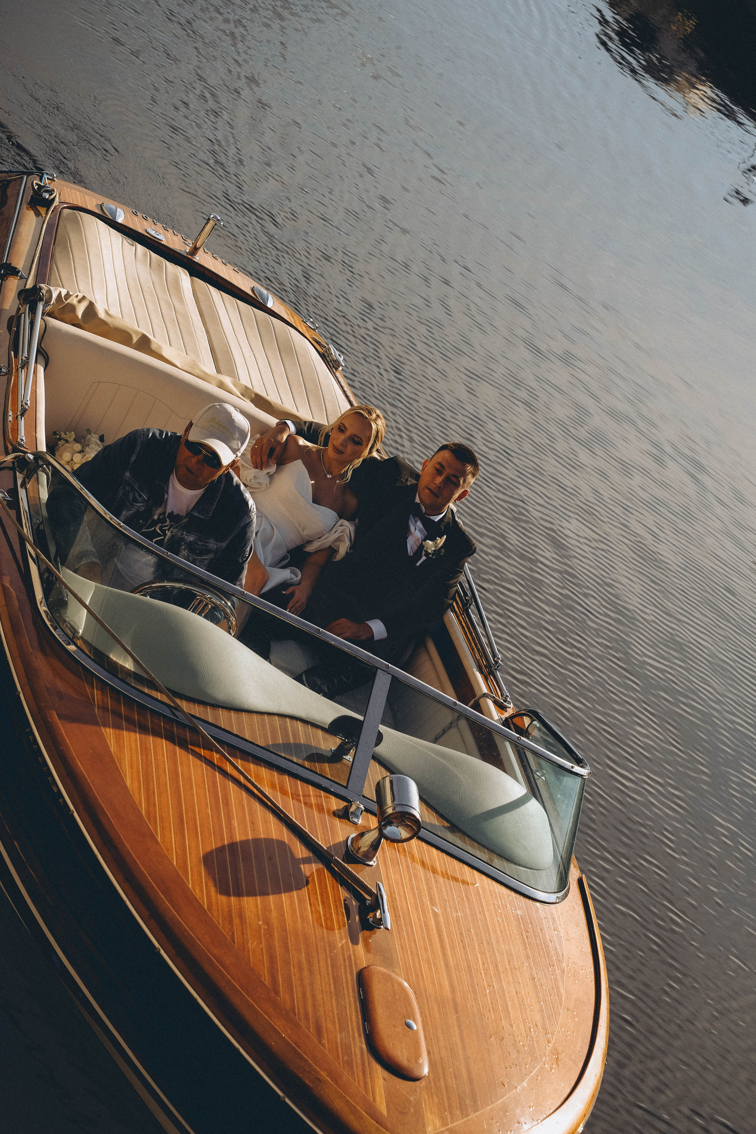 СВАДЕБГНАЯ ПРОГУЛКА ПО КАНАЛ САНКТ-ПЕТЕРБУРГА НА КАТЕРЕ. Профессиональный фотограф, Санкт-Петербург — Виктория Богомолова