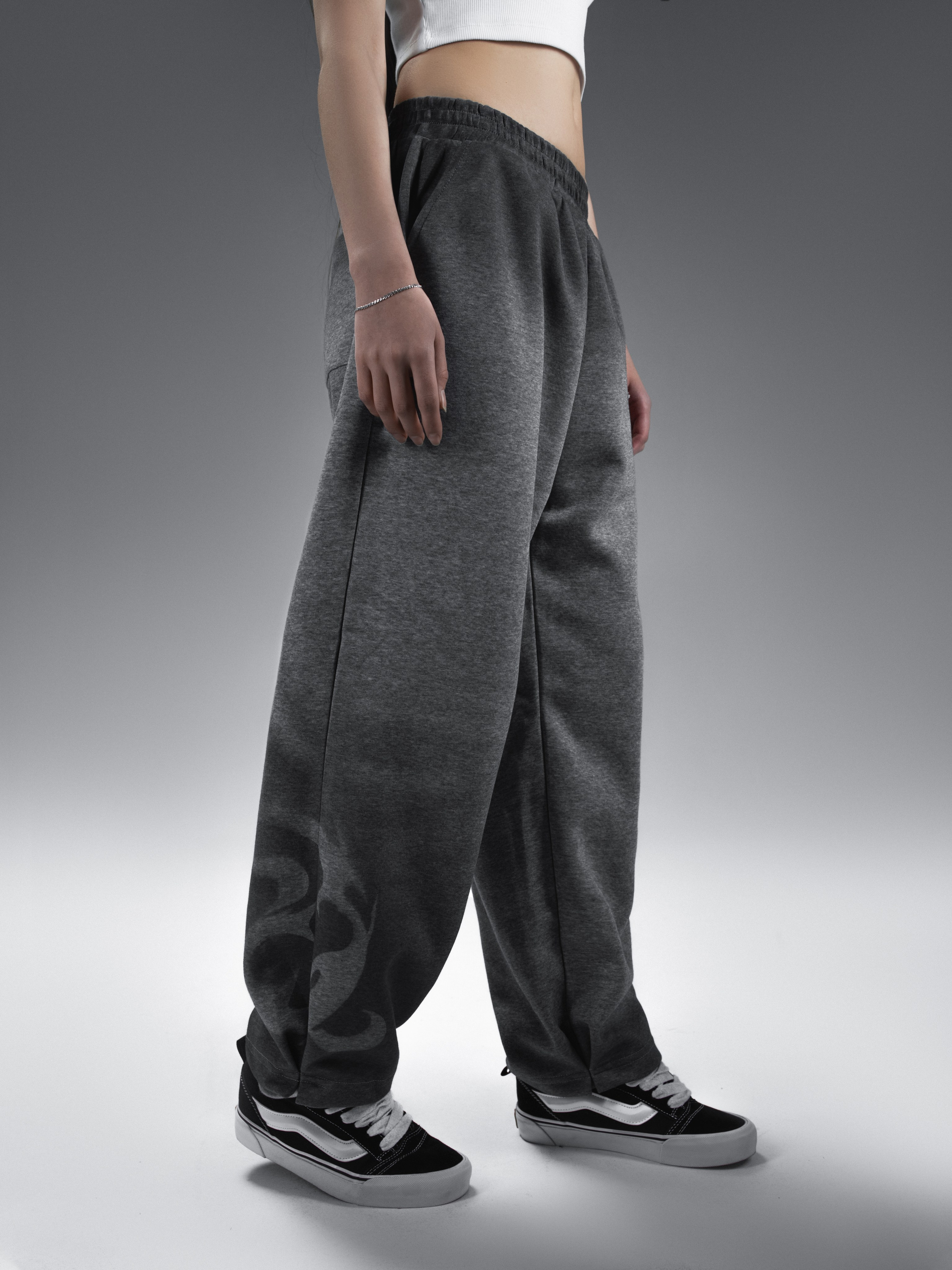 КАТАЛОГ | серый фон. RUNA production — стильные съемки для брендов