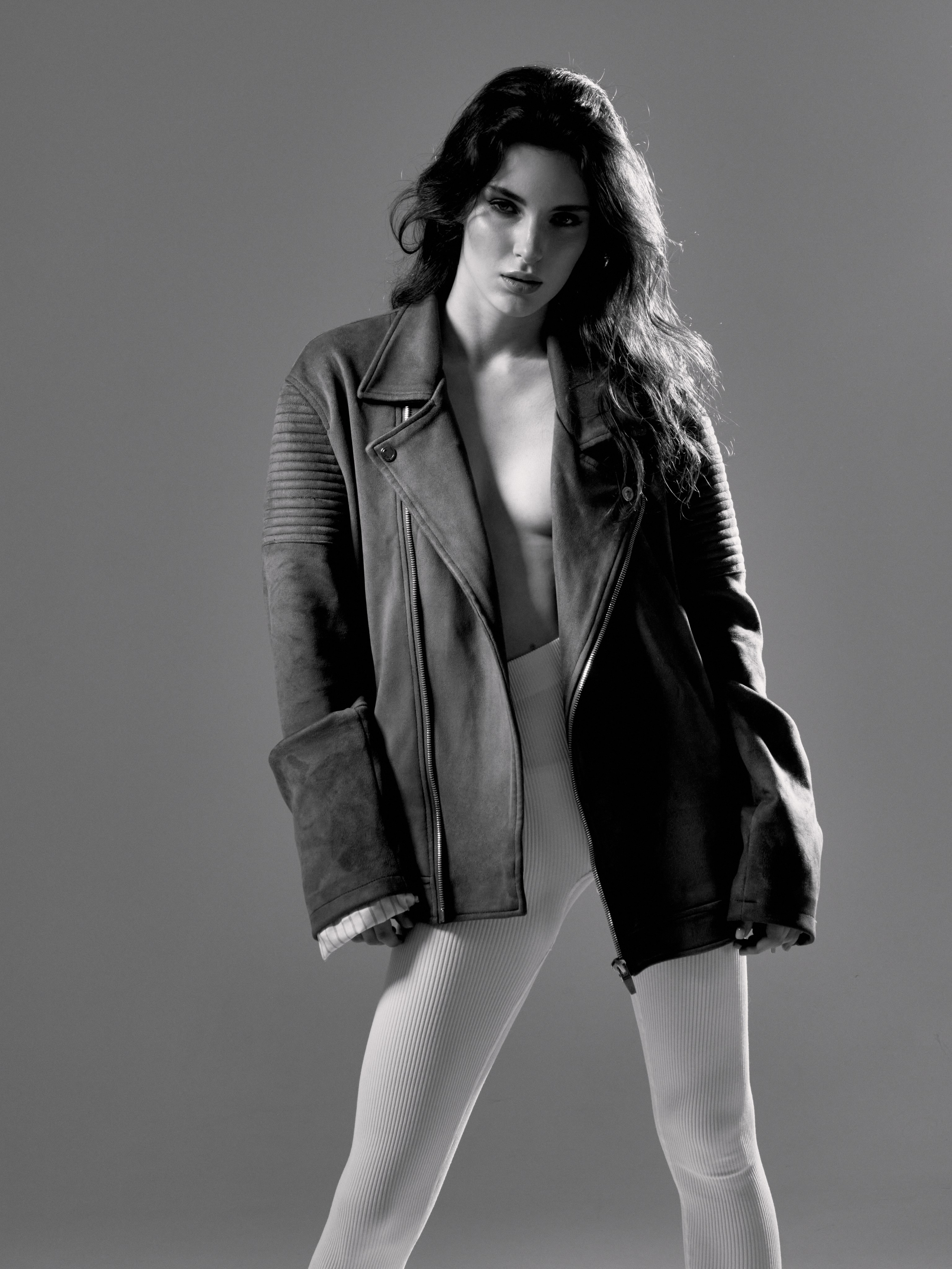 Женская фотосессия на студии в Екатеринбурге. Екатерина Ханенко — фотограф в Екатеринбурге