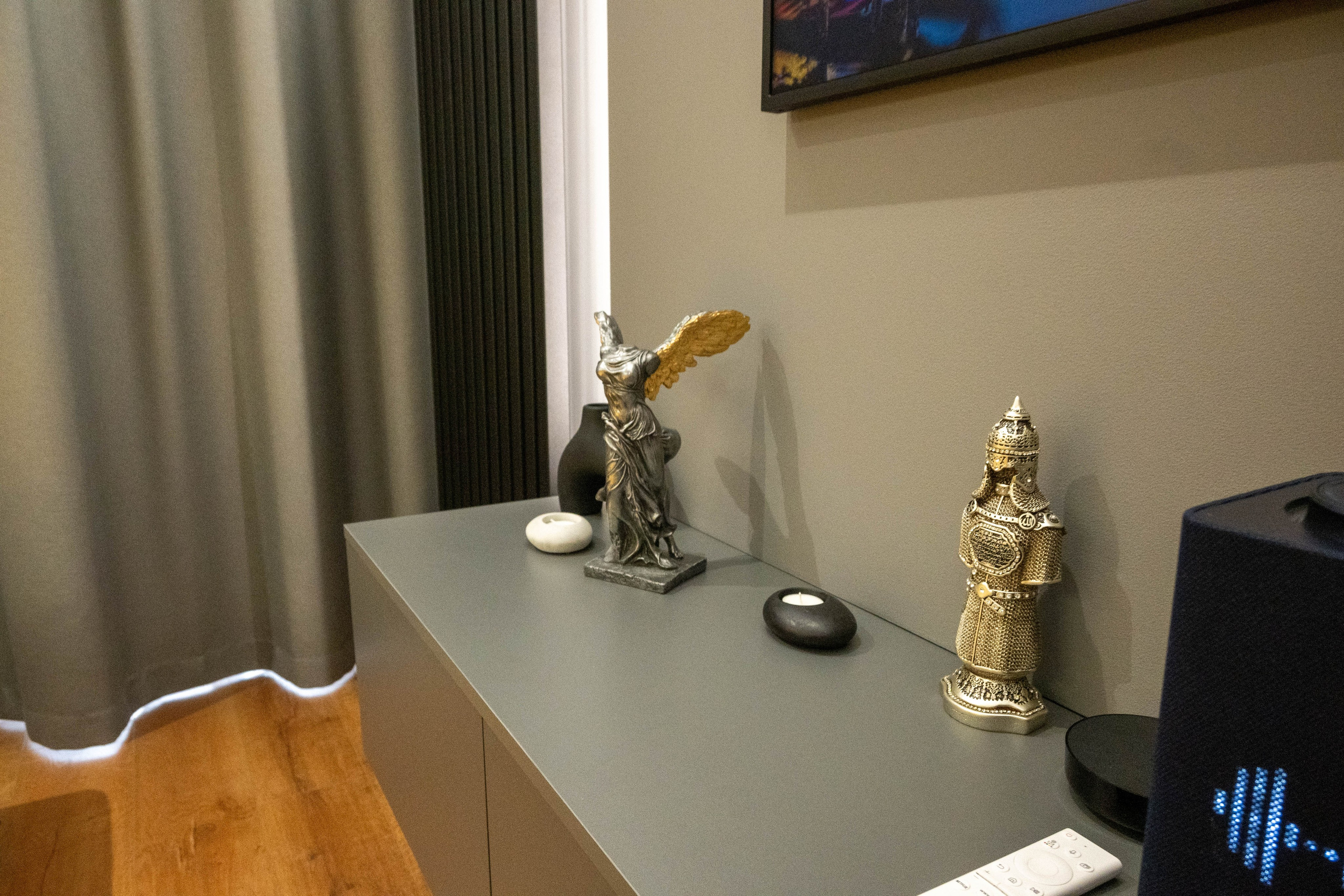 The apartment is on two levels. Fotograf Dmitrii Donets