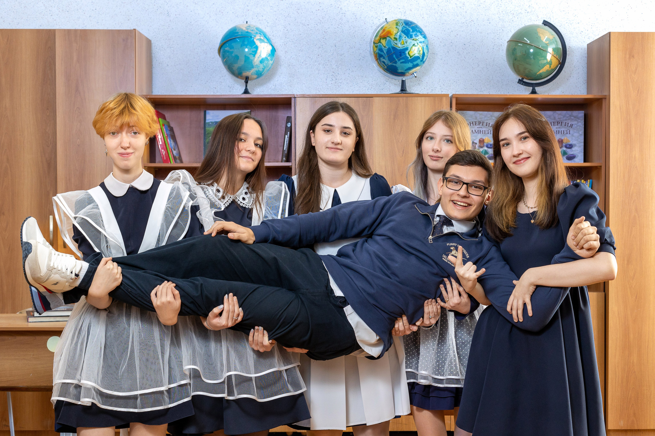 В школе. Выпускные альбомы Майкоп, Краснодар Елена Золотарева