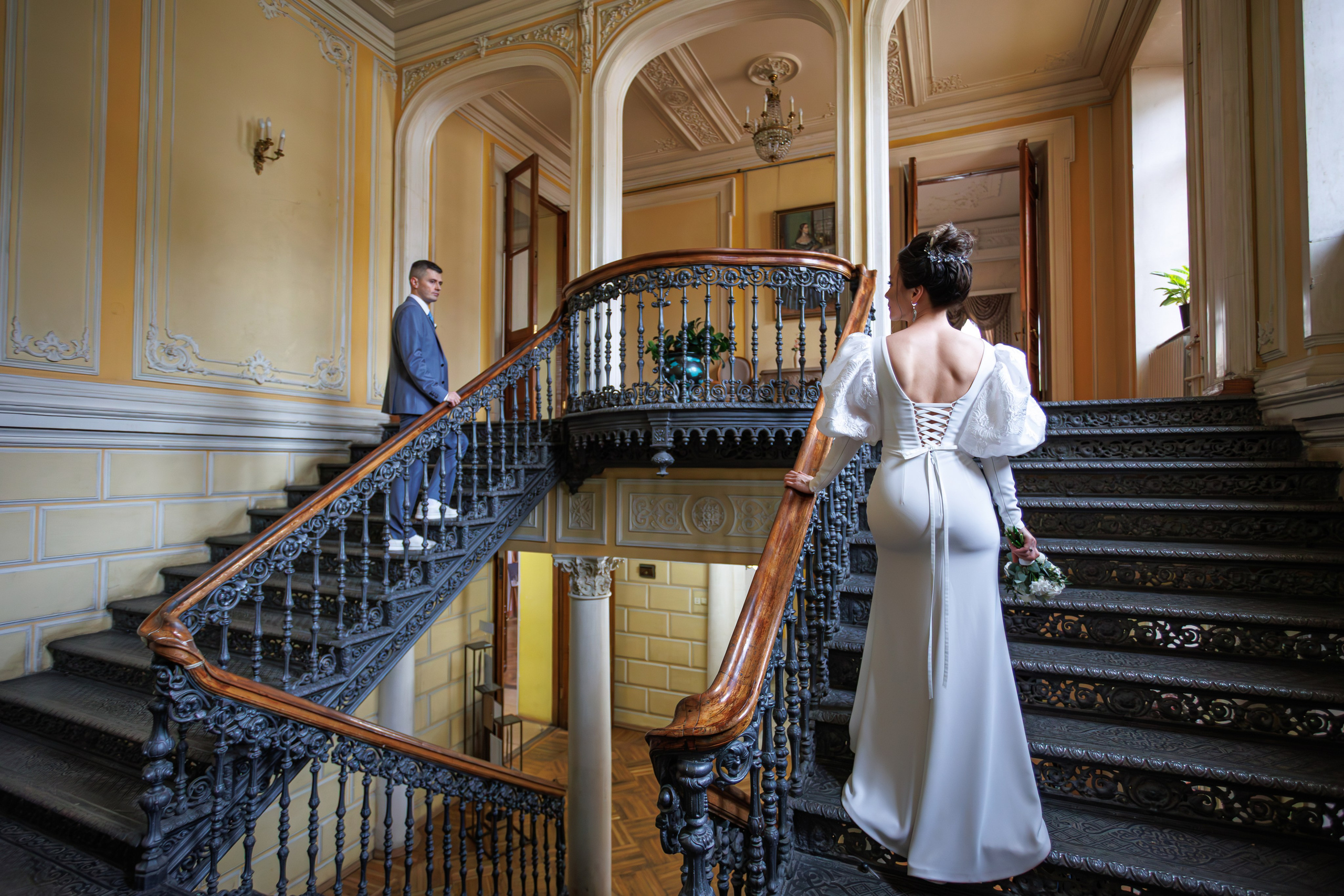 Свадебная фотосессия в библиотеке читальне им Пушкина. Свадебный фотограф Москва и МО Сергей Киржаев