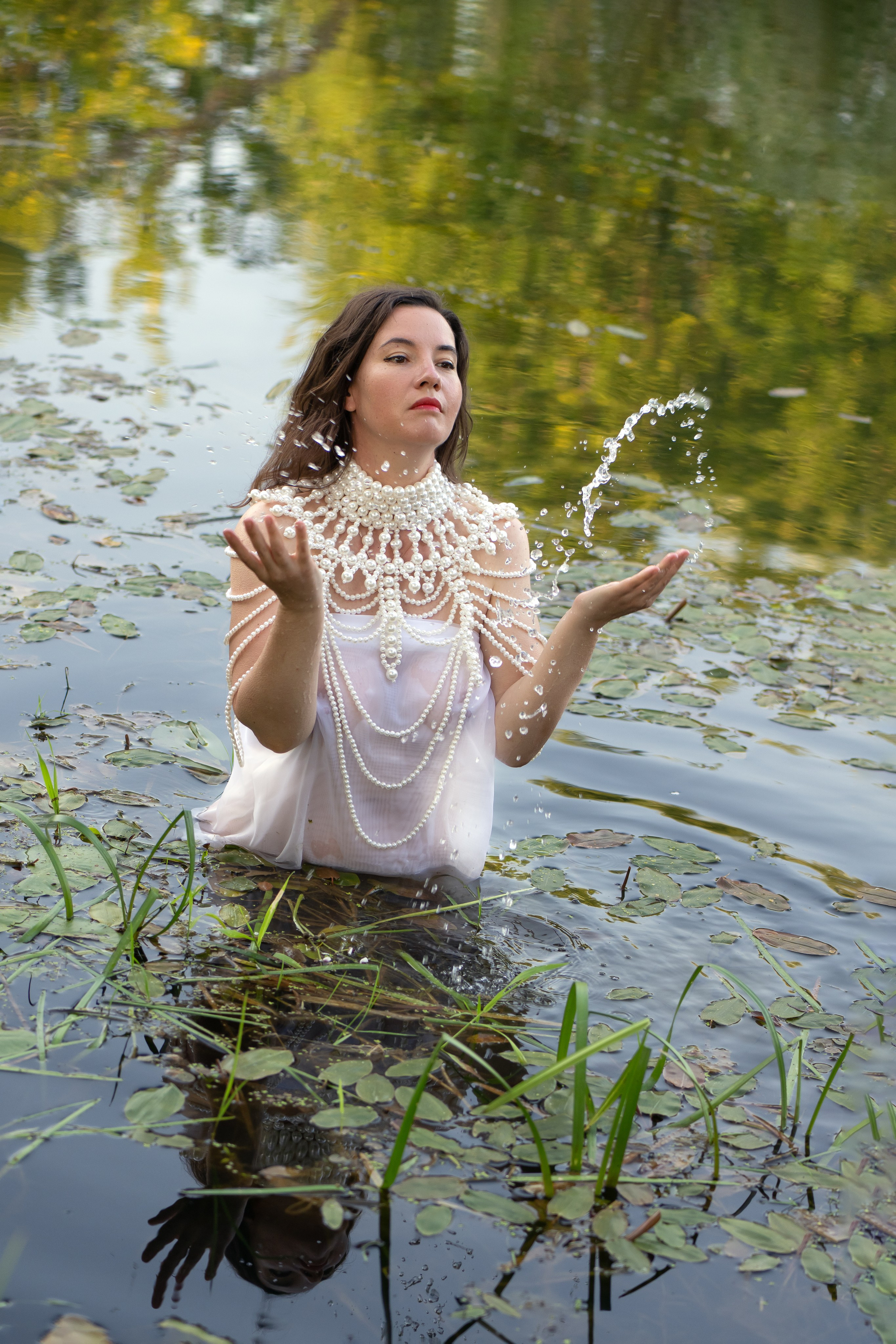 Платье, бусы и вода...... Главная