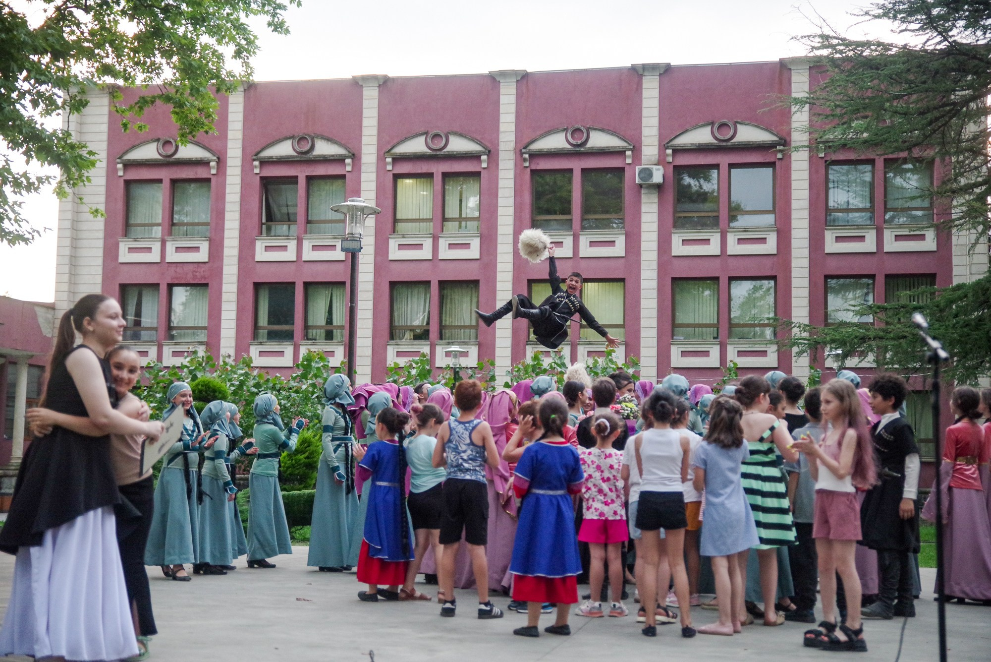 Грузинский танец. Портретный фотограф Денис Милютин